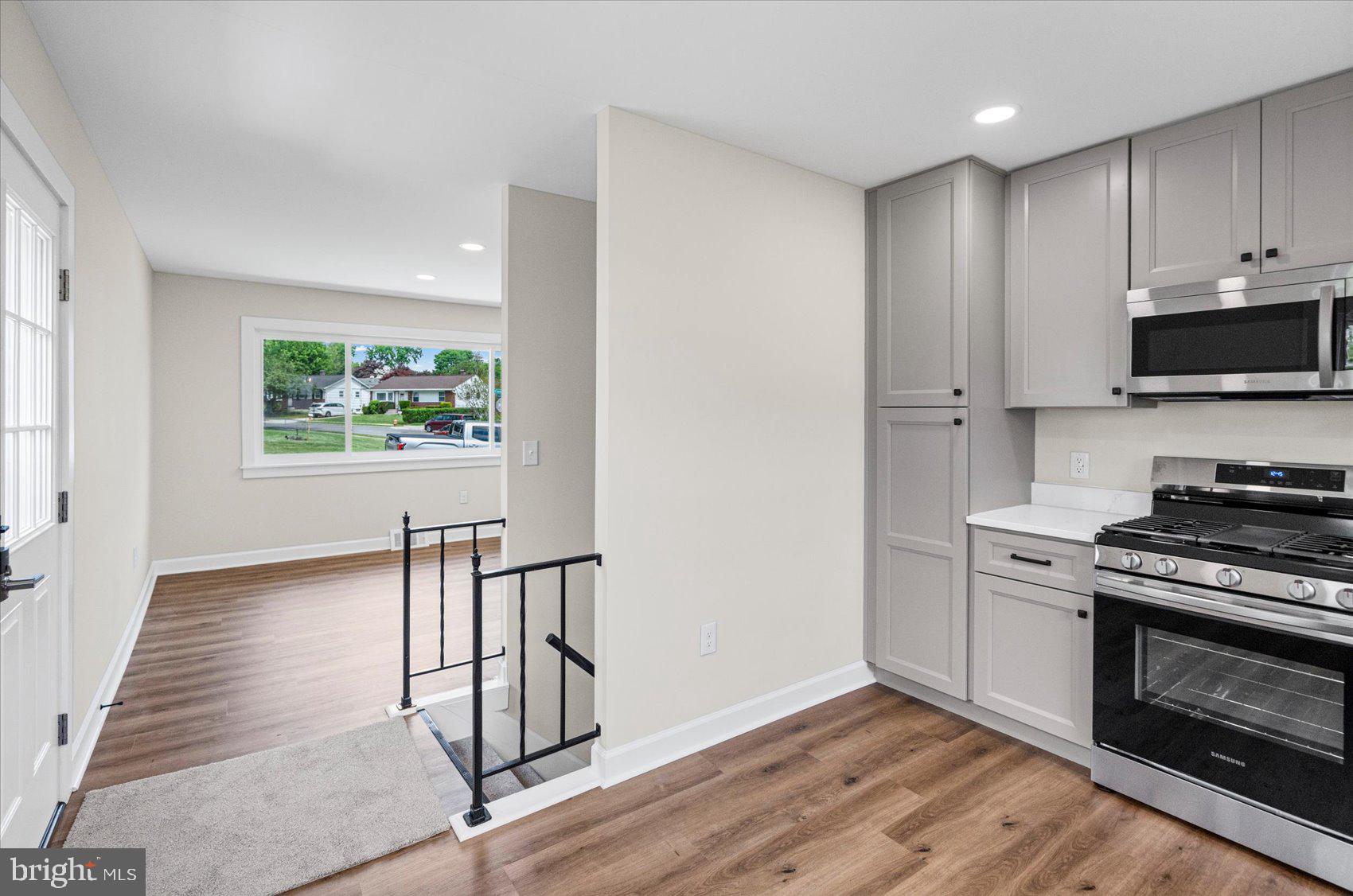 SUBURBIA - Residential