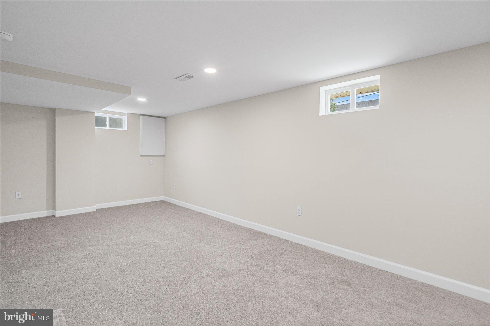 SUBURBIA - Residential