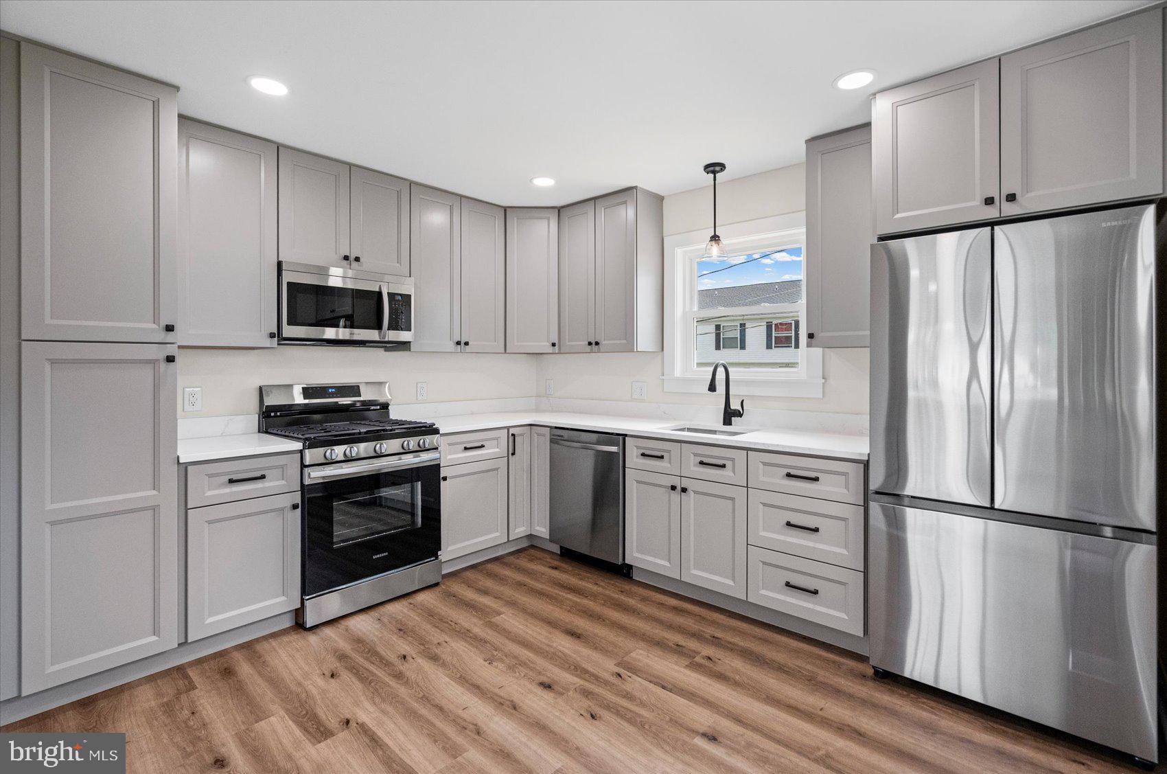 SUBURBIA - Residential