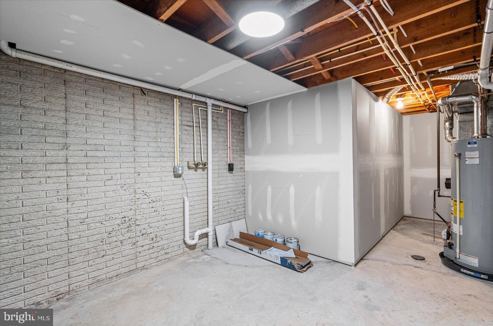 SUBURBIA - Residential