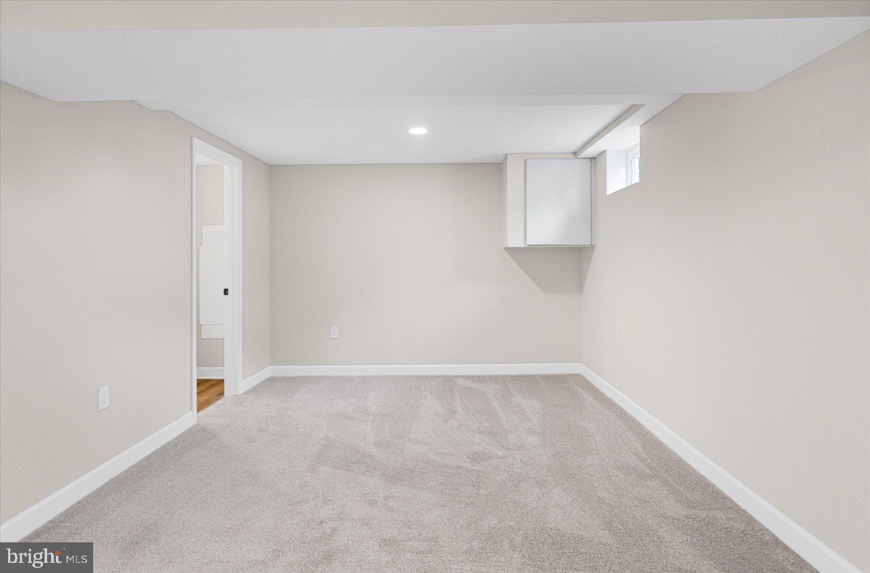 SUBURBIA - Residential