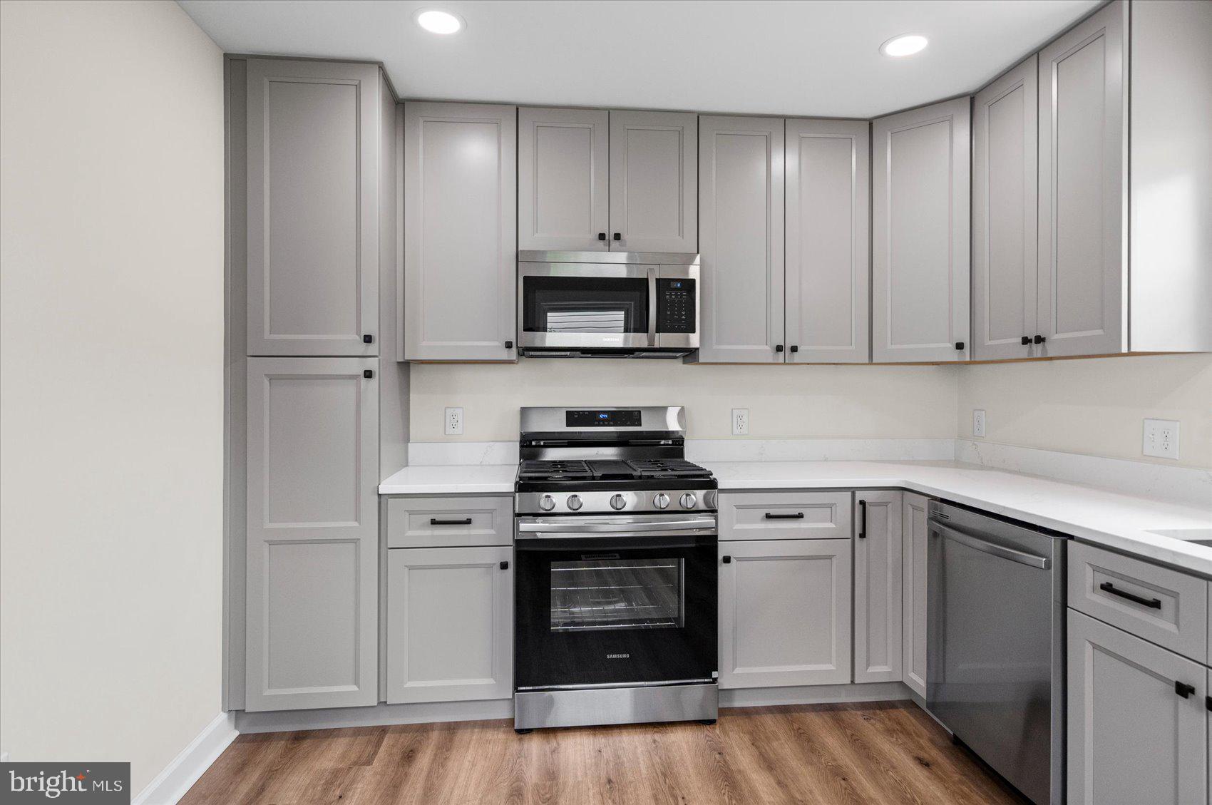 SUBURBIA - Residential