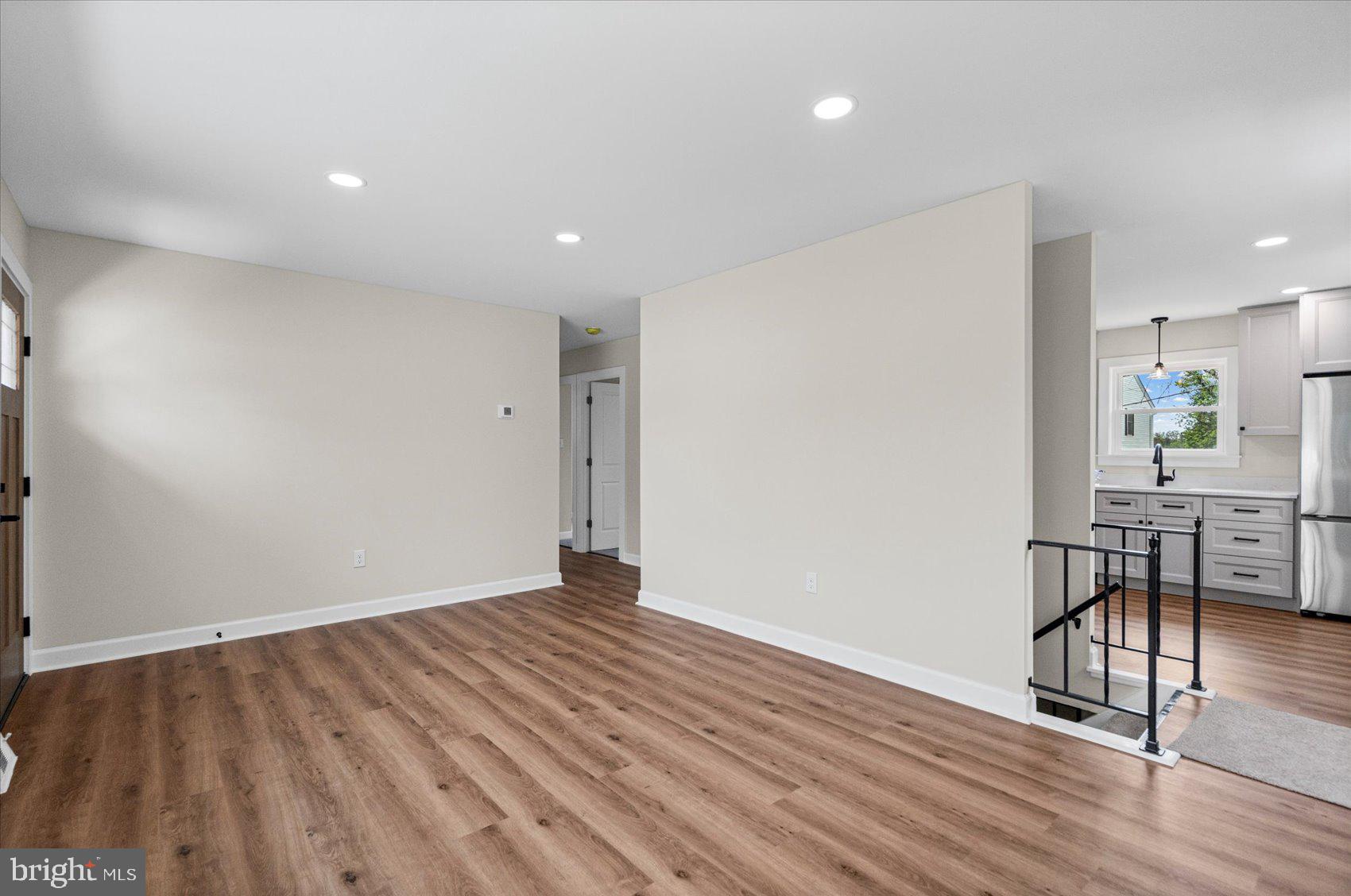 SUBURBIA - Residential