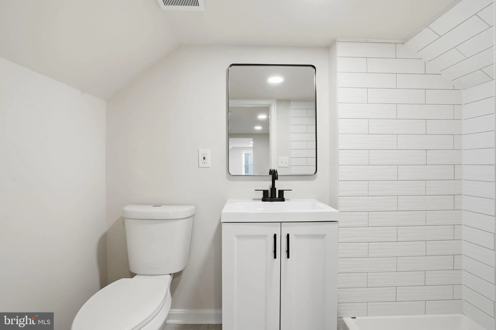 Baltimore, Maryland 21222, United States, 3 Bedrooms Bedrooms, ,2 BathroomsBathrooms,Residential,Active,254663