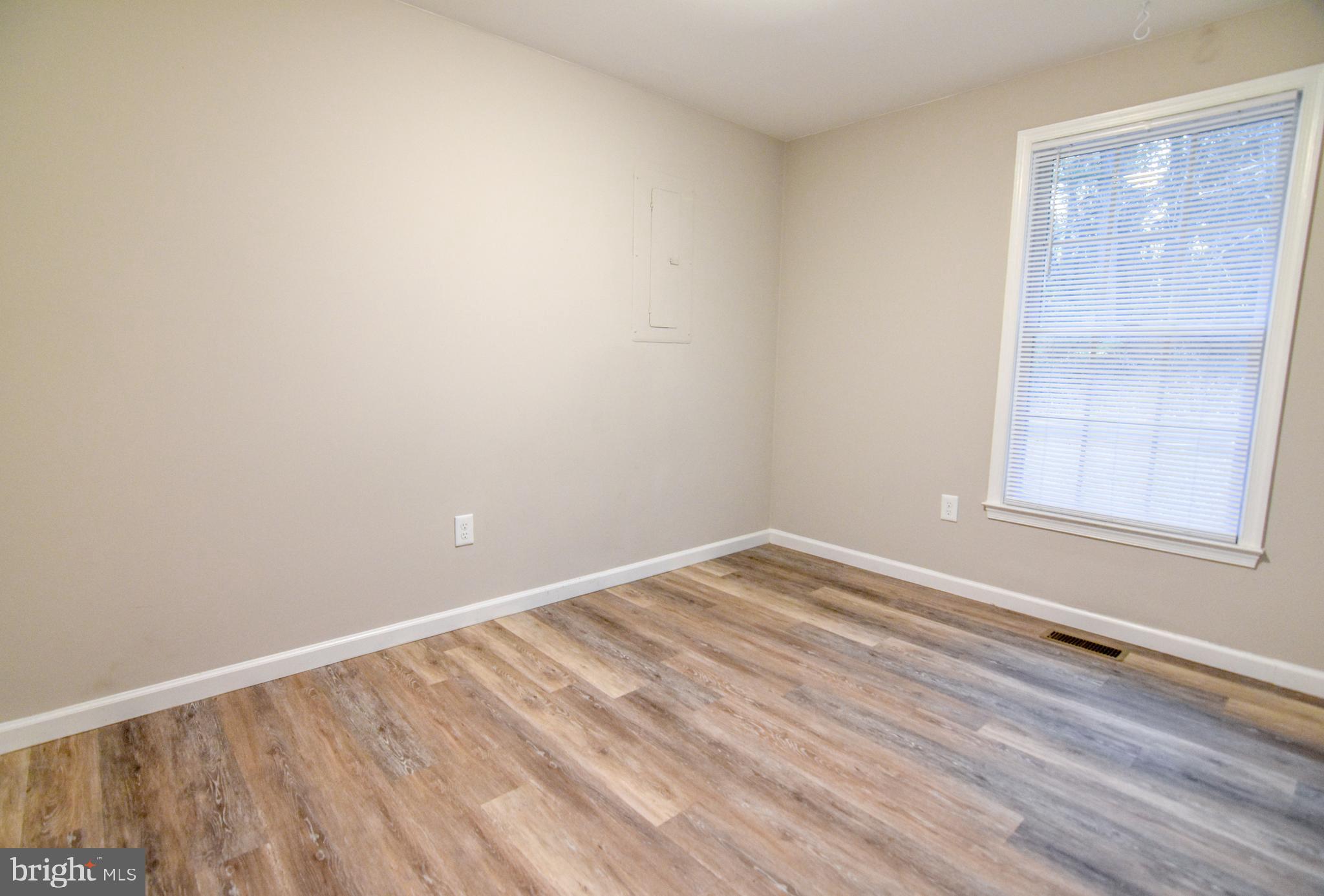 CHESAPEAKE COVE ESTATES - Residential Lease