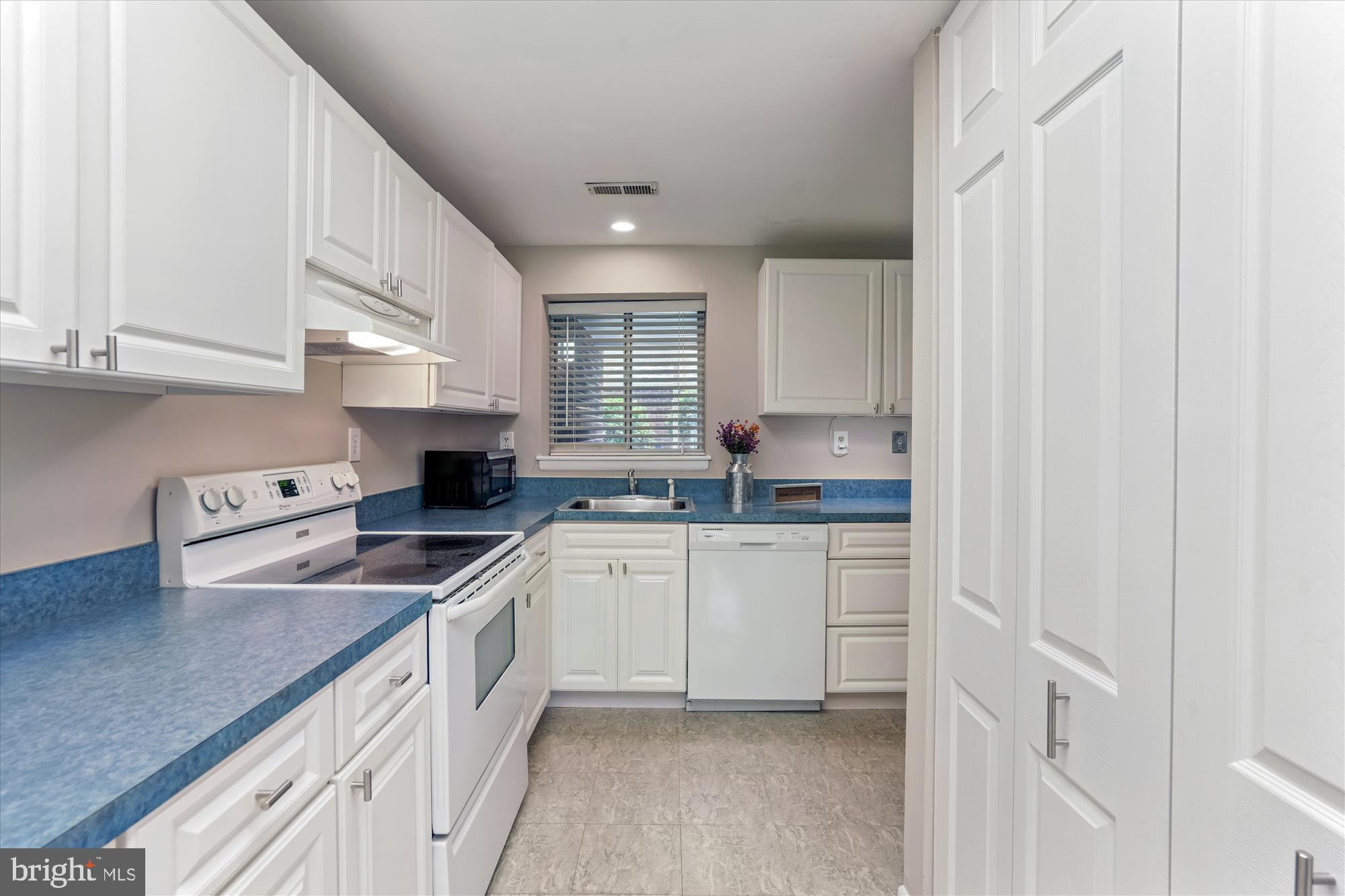 ROSSMOOR MUTUAL #14 - Residential