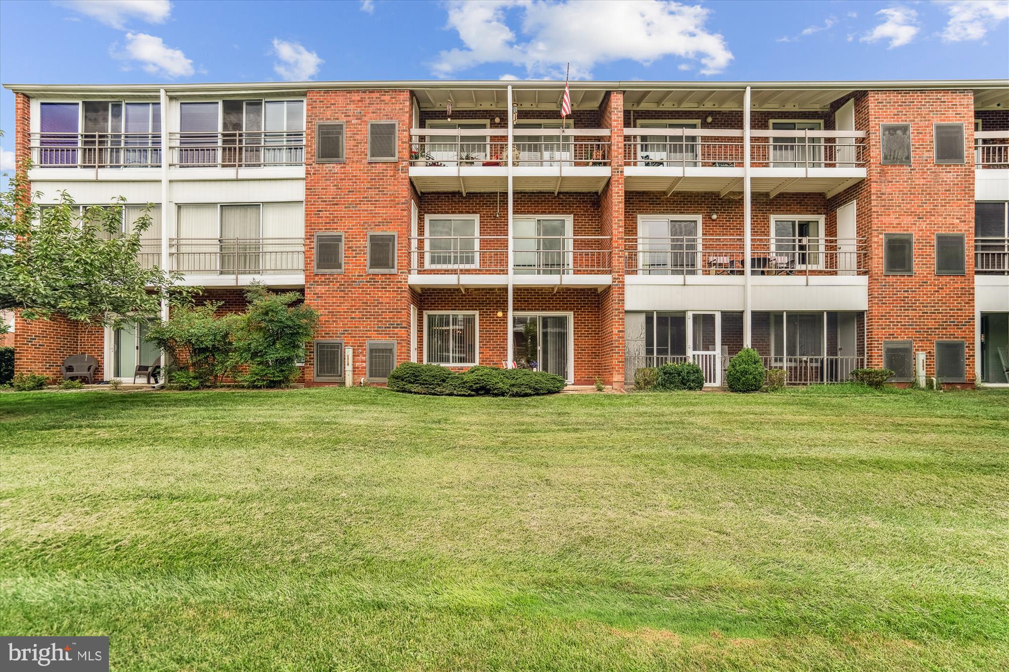 ROSSMOOR MUTUAL #14 - Residential