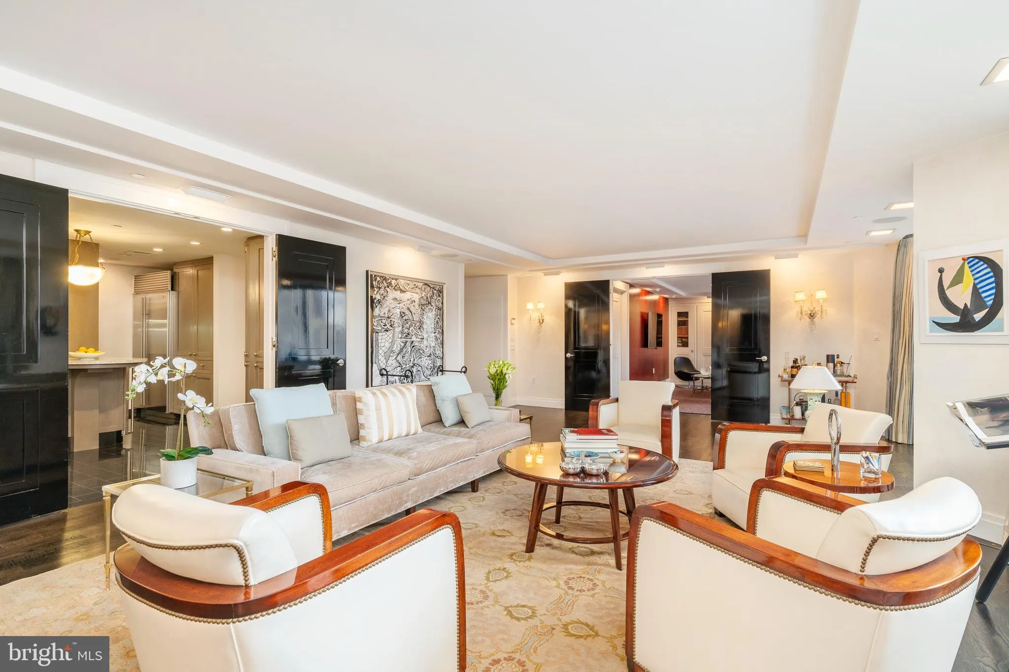 Philadelphia, Pennsylvania 19103, United States, 3 Bedrooms Bedrooms, ,4 BathroomsBathrooms,Residential,Contingent,66258