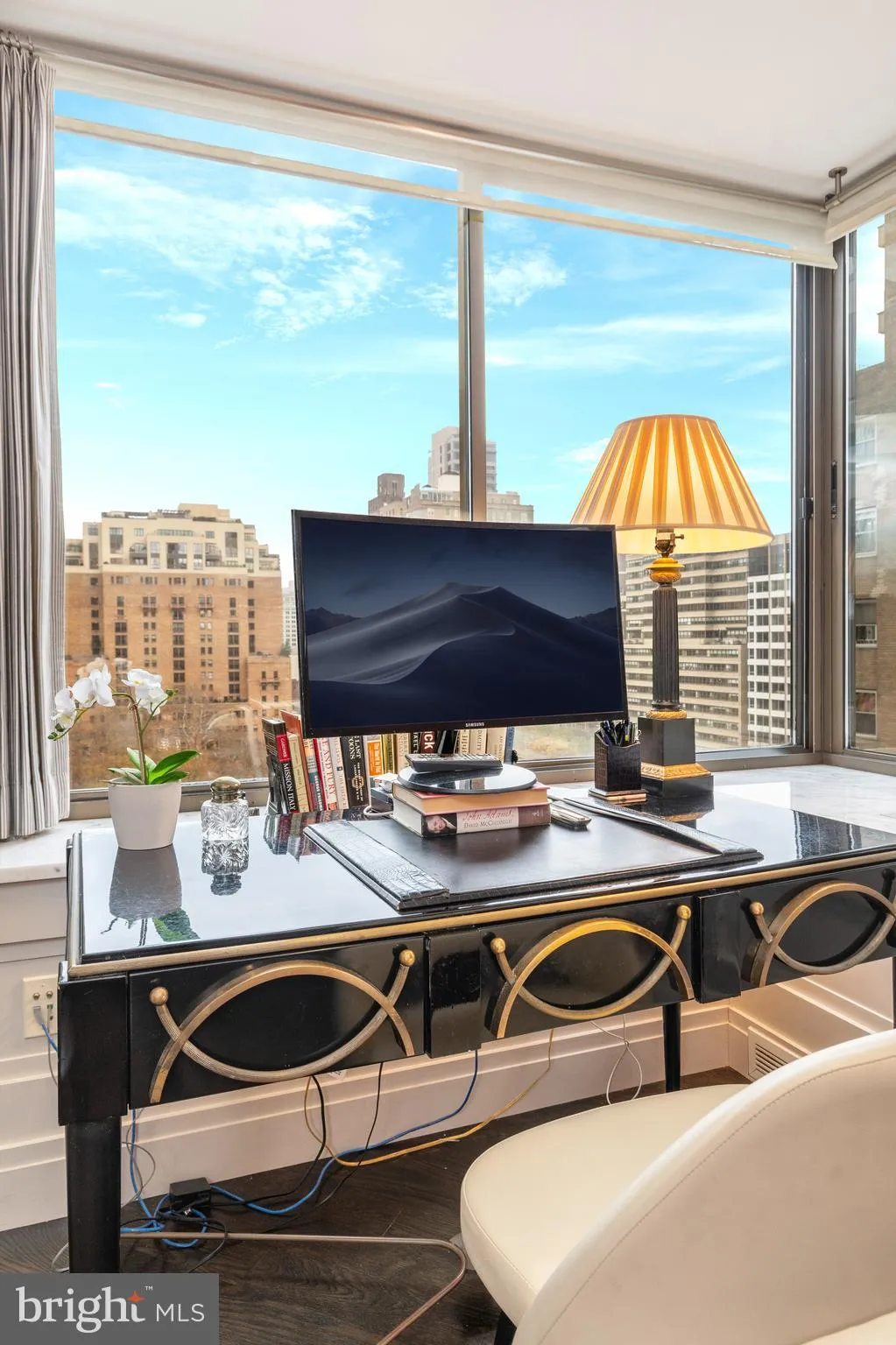 Philadelphia, Pennsylvania 19103, United States, 3 Bedrooms Bedrooms, ,4 BathroomsBathrooms,Residential,Contingent,66258