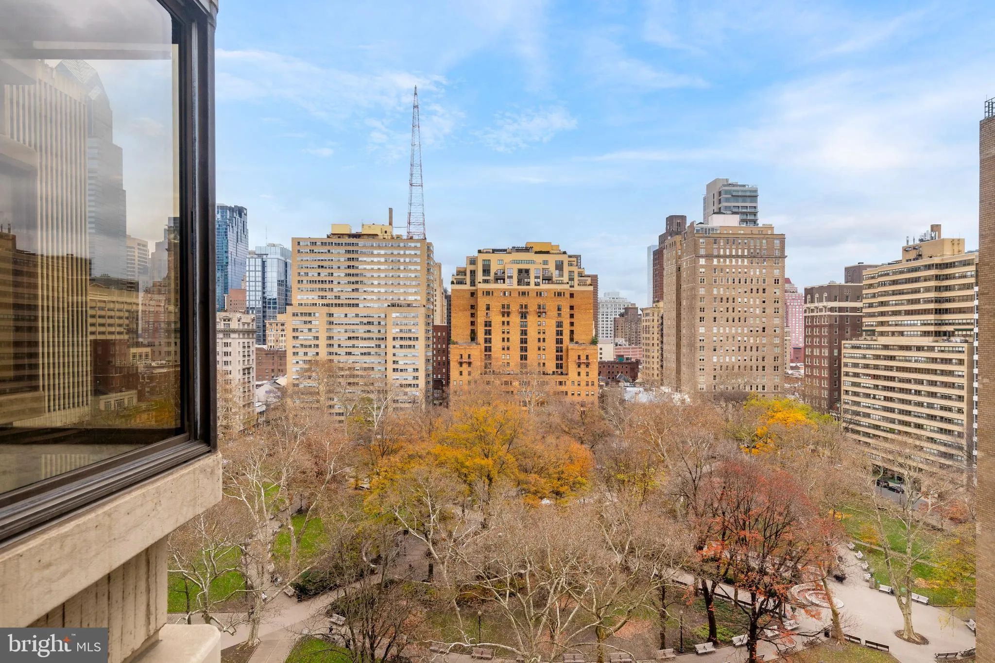 Philadelphia, Pennsylvania 19103, United States, 3 Bedrooms Bedrooms, ,4 BathroomsBathrooms,Residential,Contingent,66258