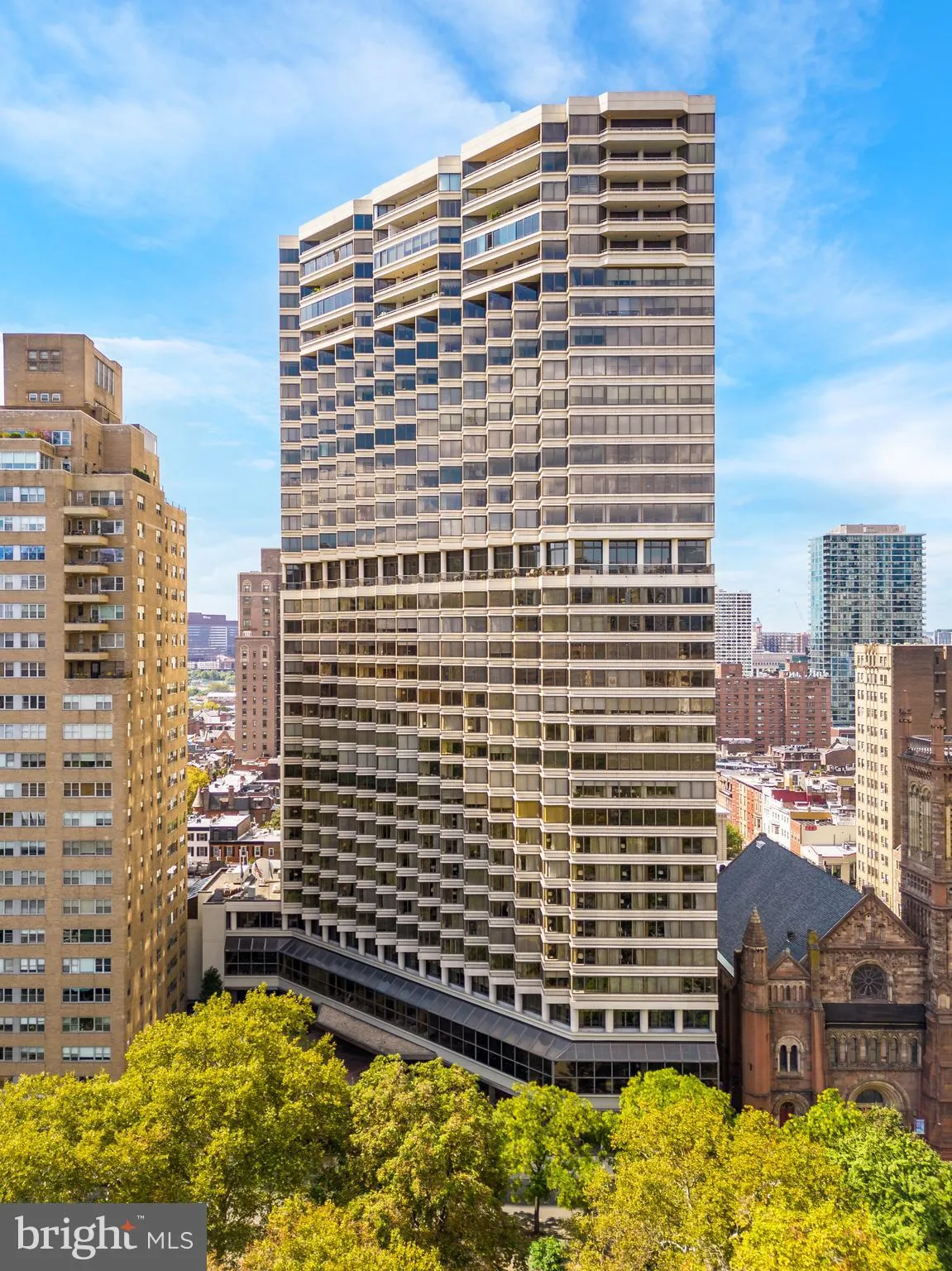 Philadelphia, Pennsylvania 19103, United States, 3 Bedrooms Bedrooms, ,4 BathroomsBathrooms,Residential,Contingent,66258