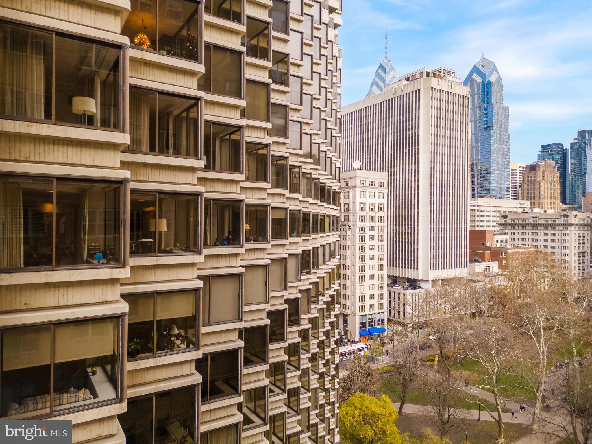 Philadelphia, Pennsylvania 19103, United States, 3 Bedrooms Bedrooms, ,4 BathroomsBathrooms,Residential,Contingent,66258