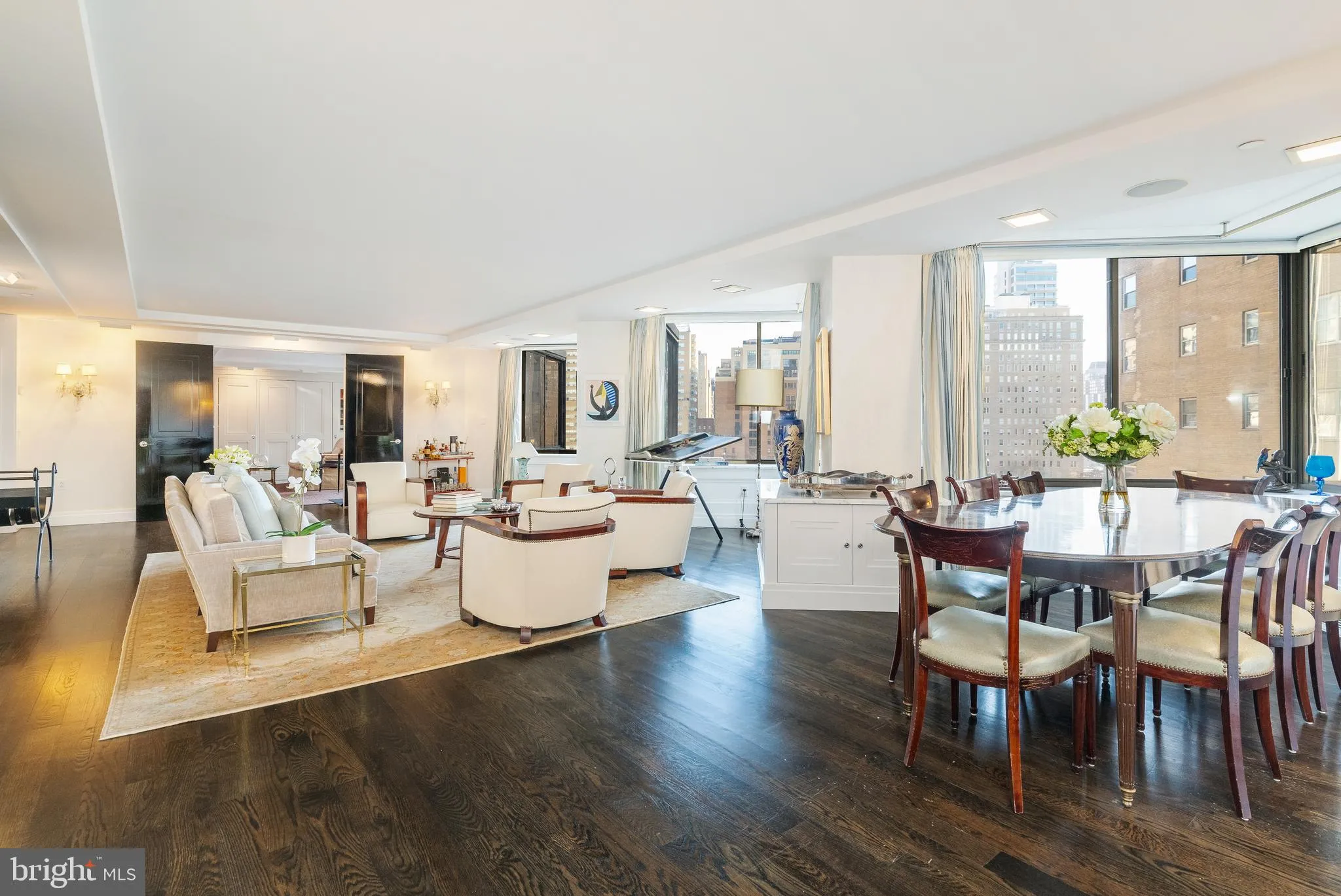 Philadelphia, Pennsylvania 19103, United States, 3 Bedrooms Bedrooms, ,4 BathroomsBathrooms,Residential,Contingent,66258