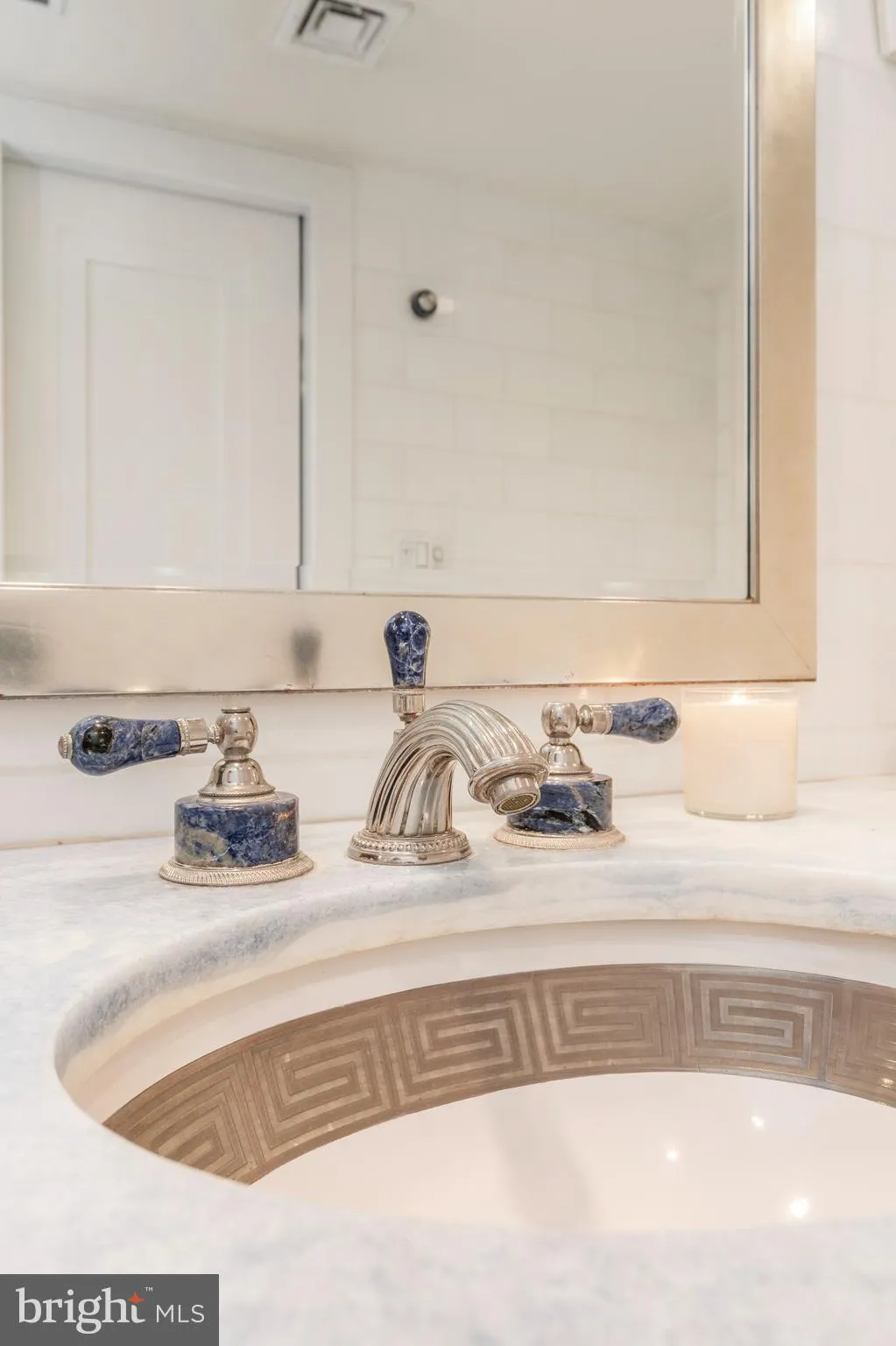 Philadelphia, Pennsylvania 19103, United States, 3 Bedrooms Bedrooms, ,4 BathroomsBathrooms,Residential,Contingent,66258