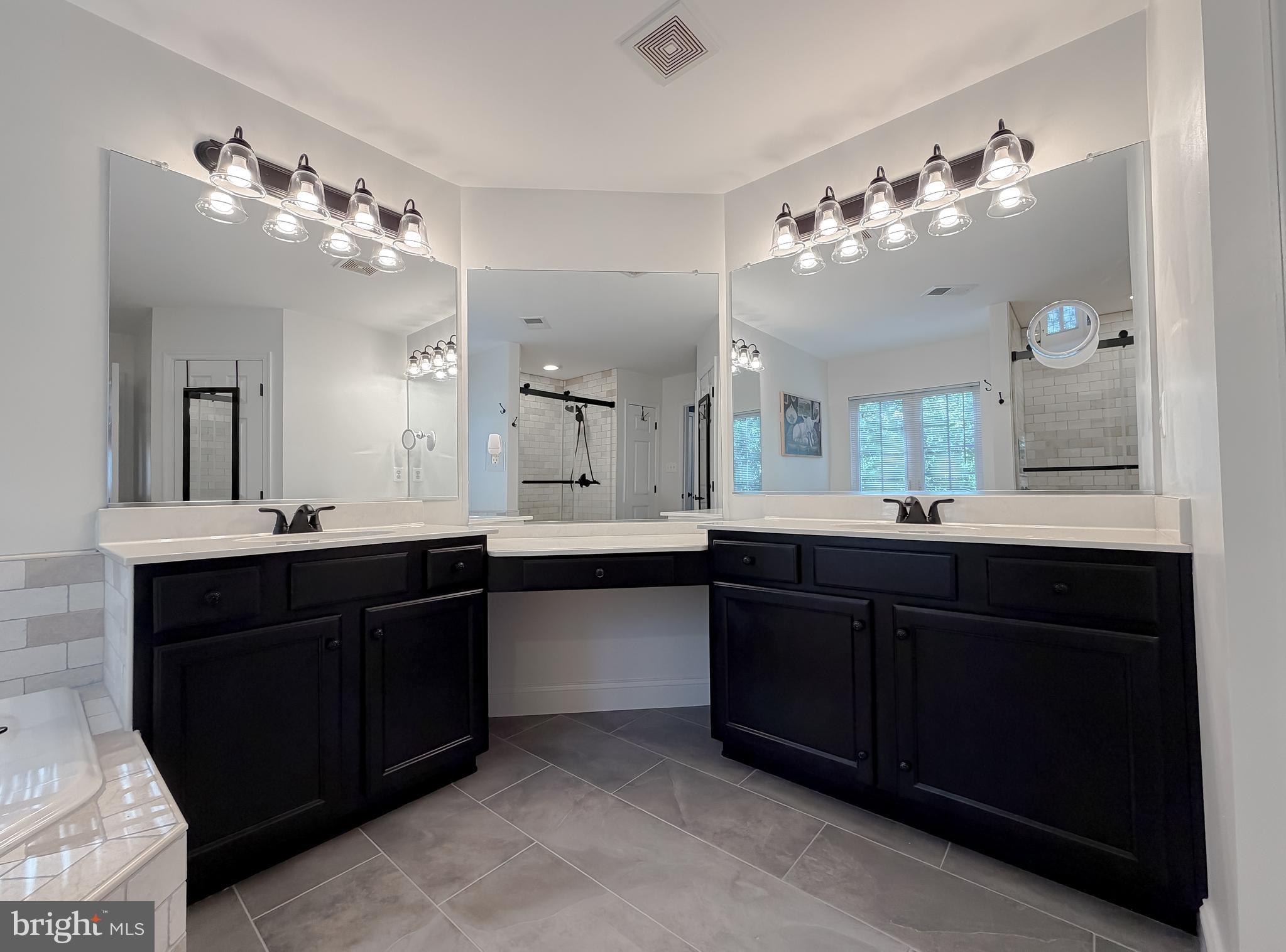 DAHLIA PARK OF WILDEWOOD - Residential