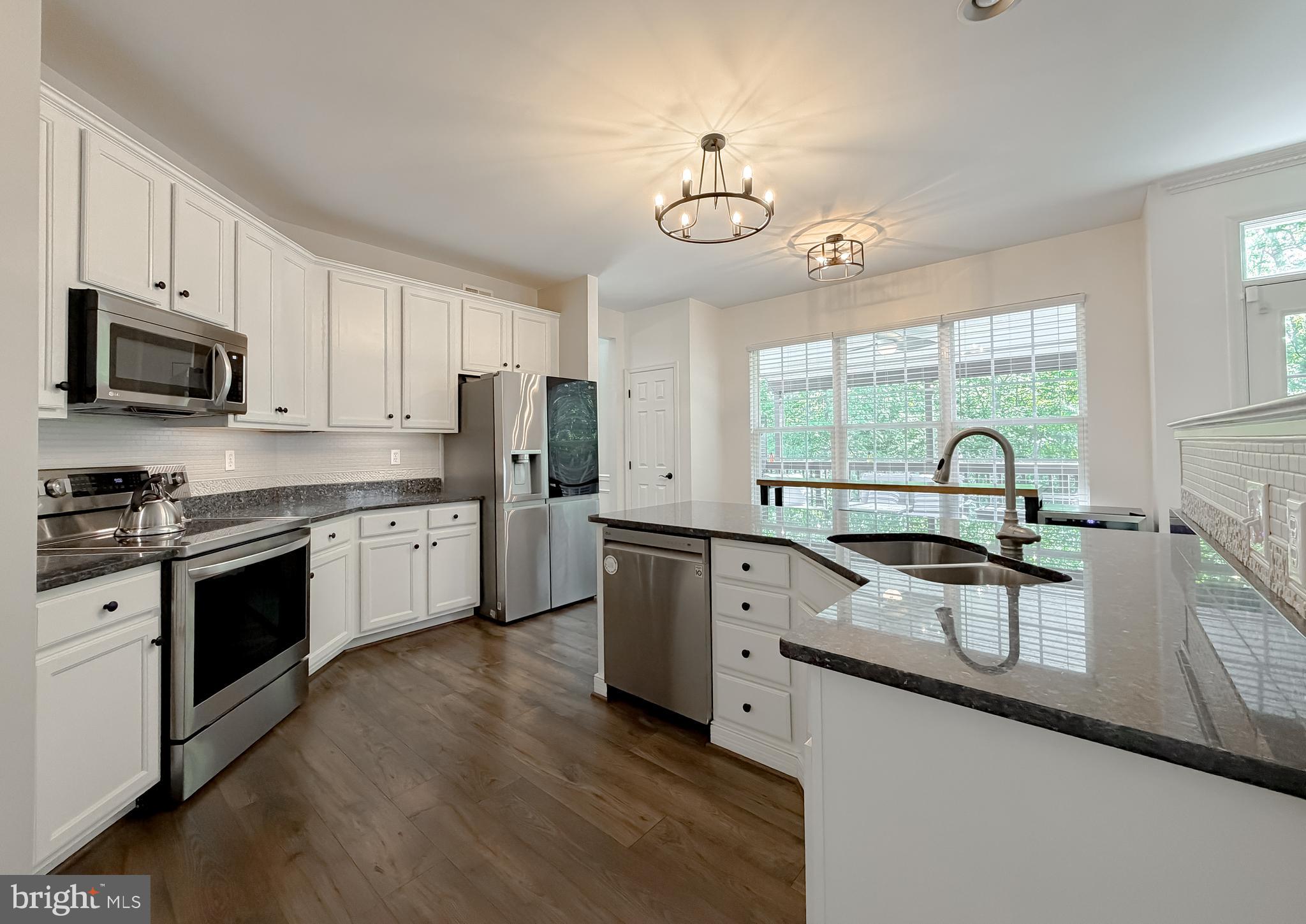 DAHLIA PARK OF WILDEWOOD - Residential