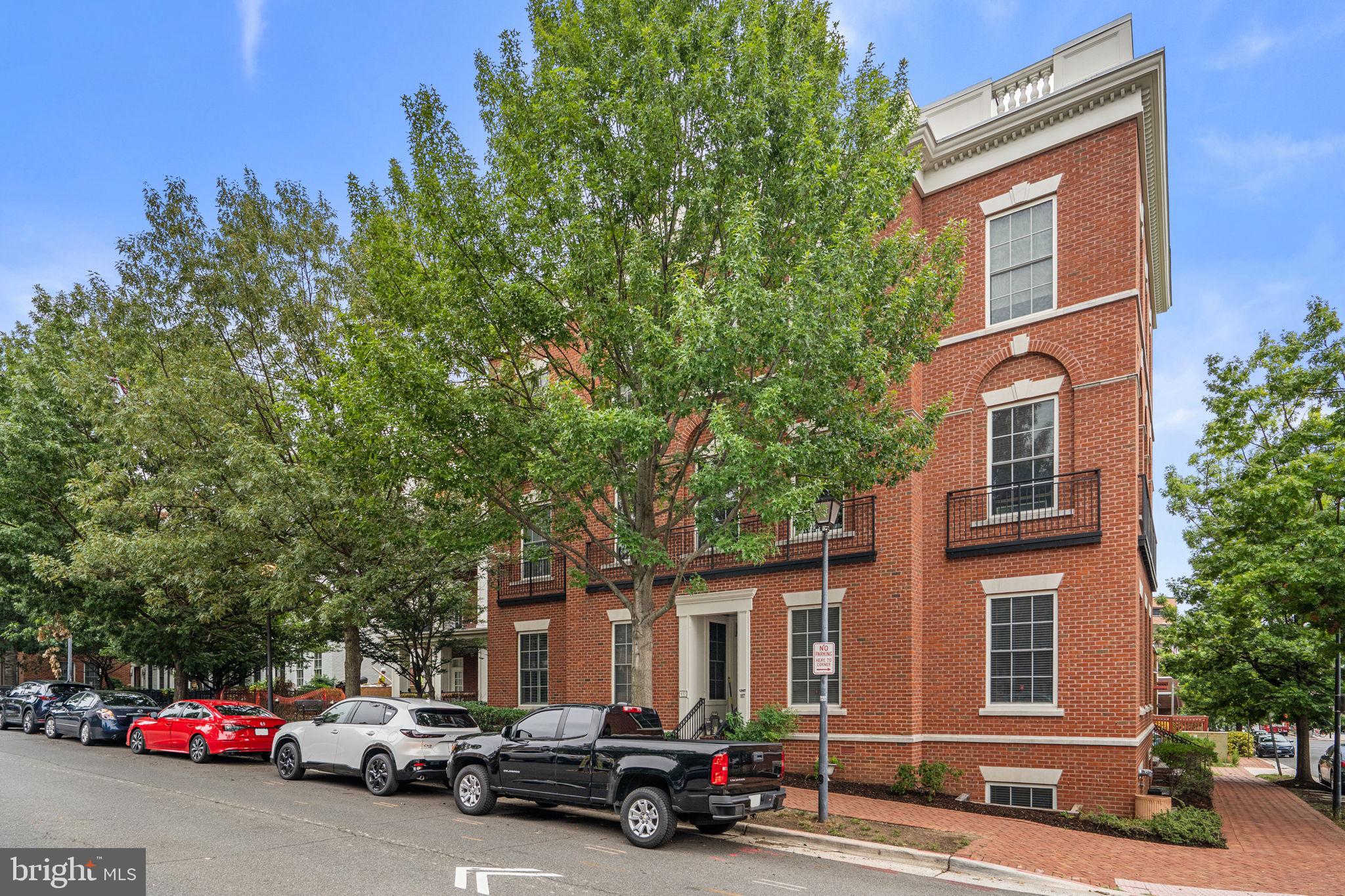 1023 N ROYAL STREET 115