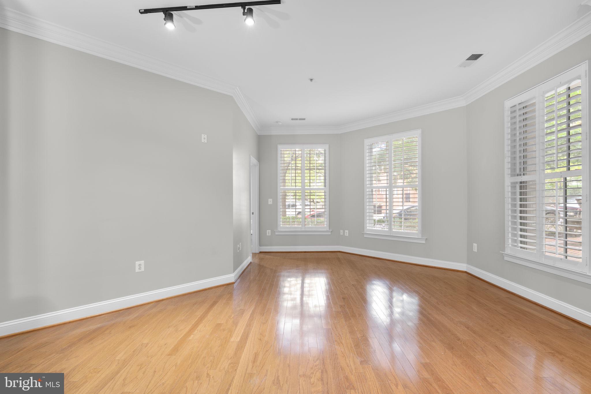 1023 N ROYAL STREET 115