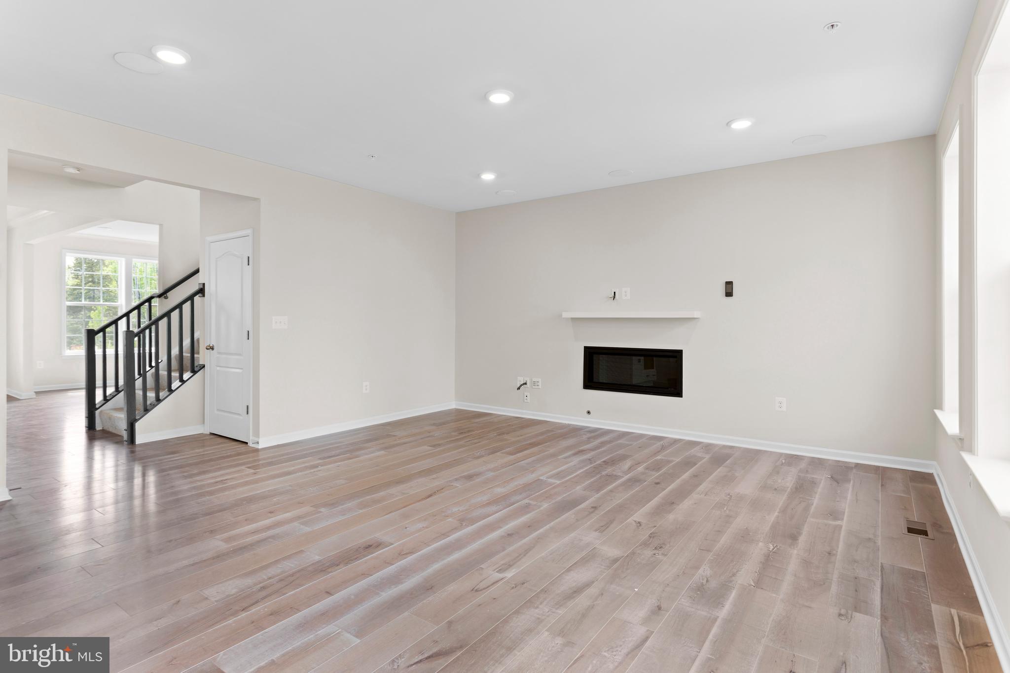 SPRING RIDGE - Residential