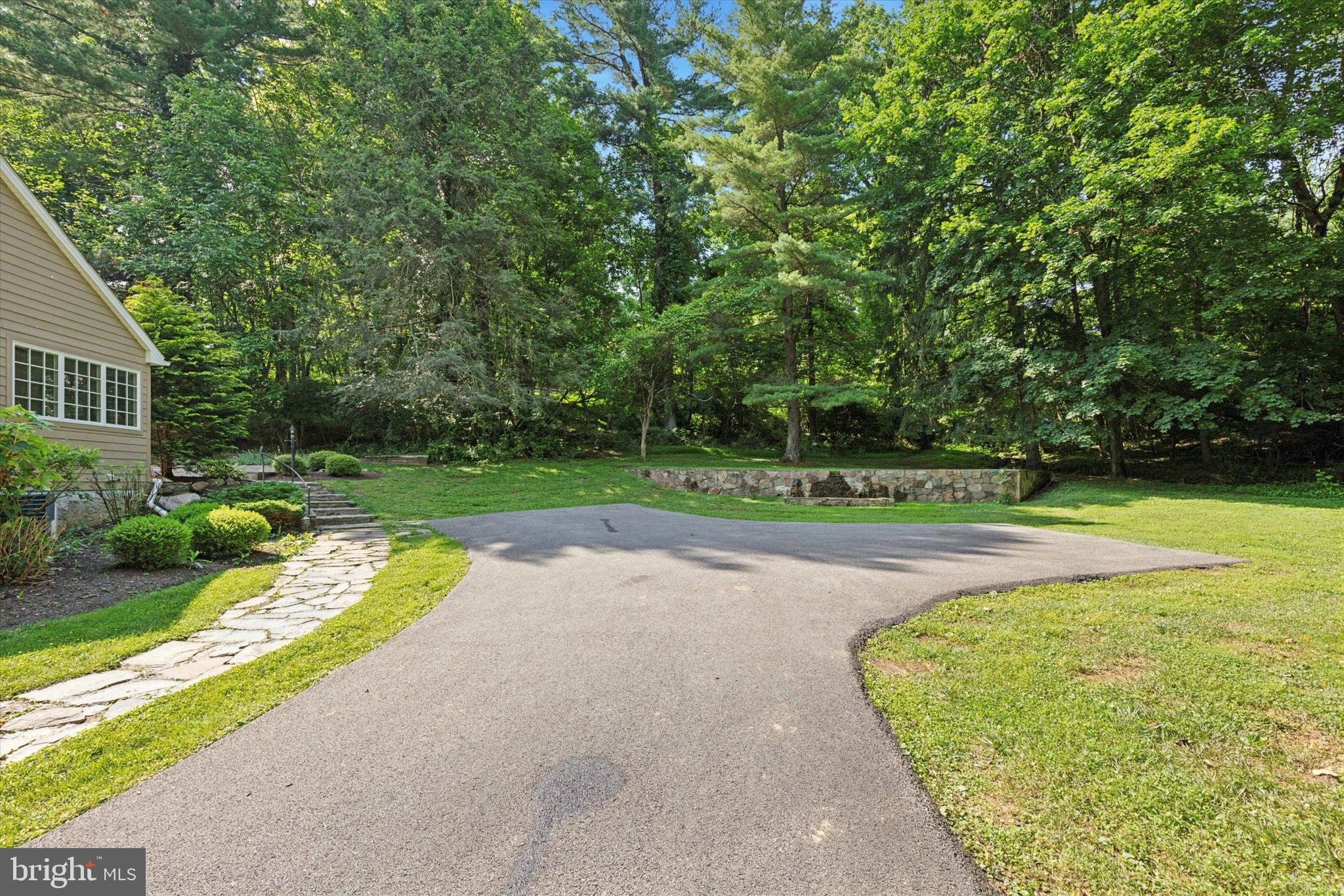 413 N WAWASET ROAD
