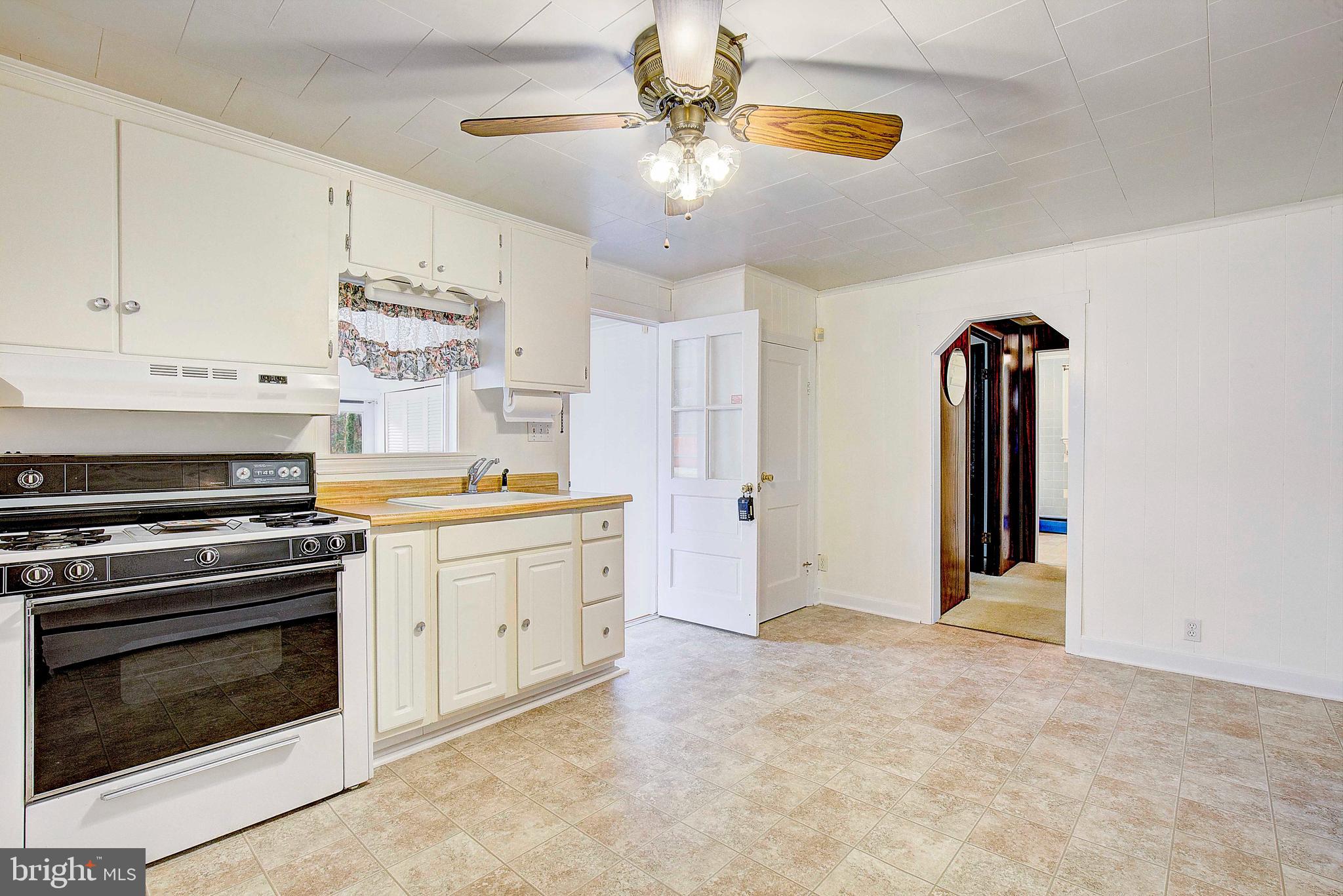 POWHATAN BEACH - Residential