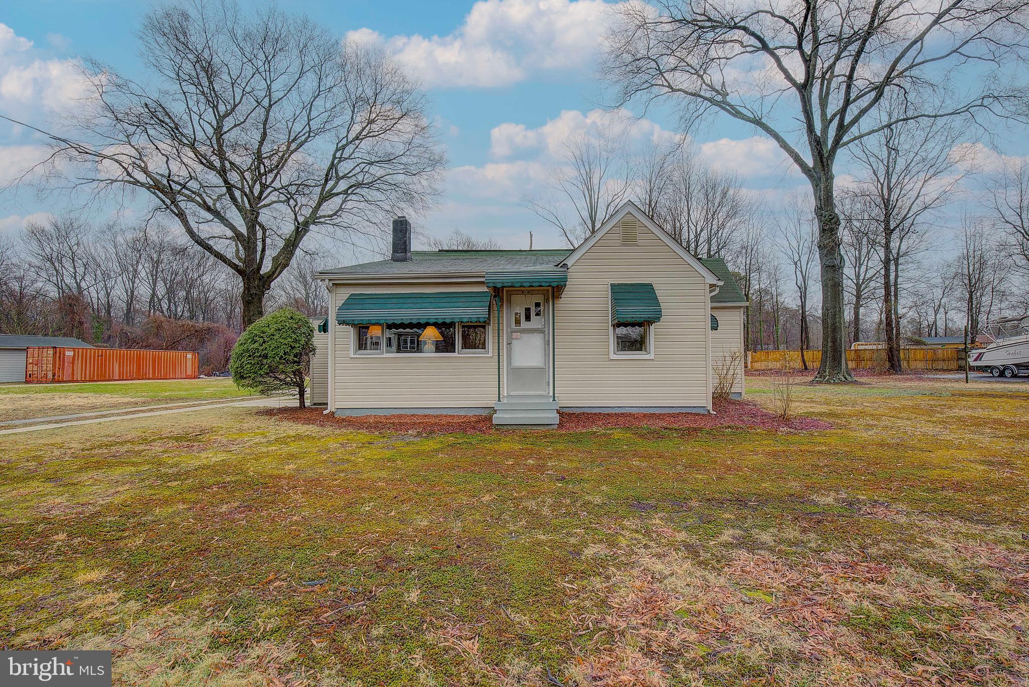 POWHATAN BEACH - Residential