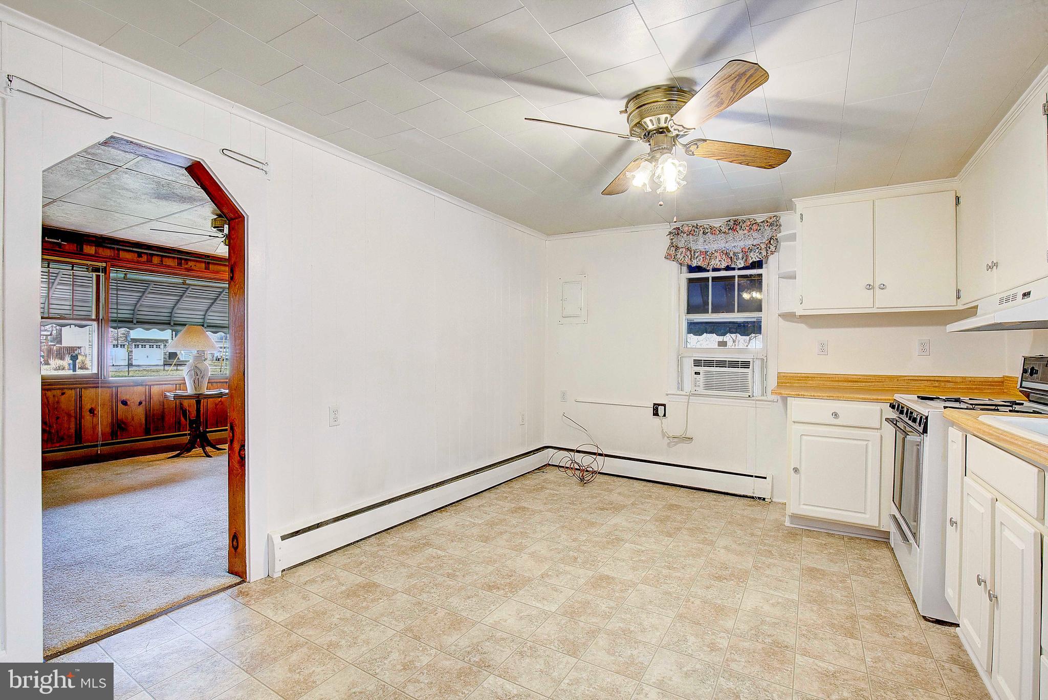 POWHATAN BEACH - Residential