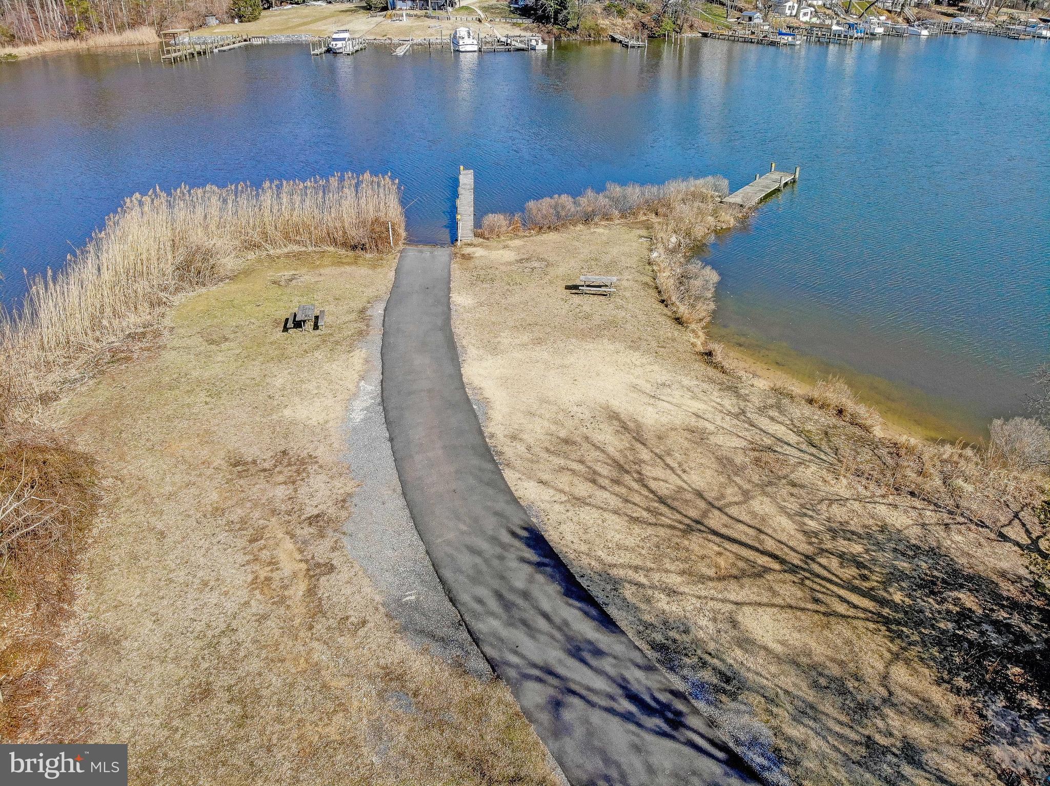 POWHATAN BEACH - Residential