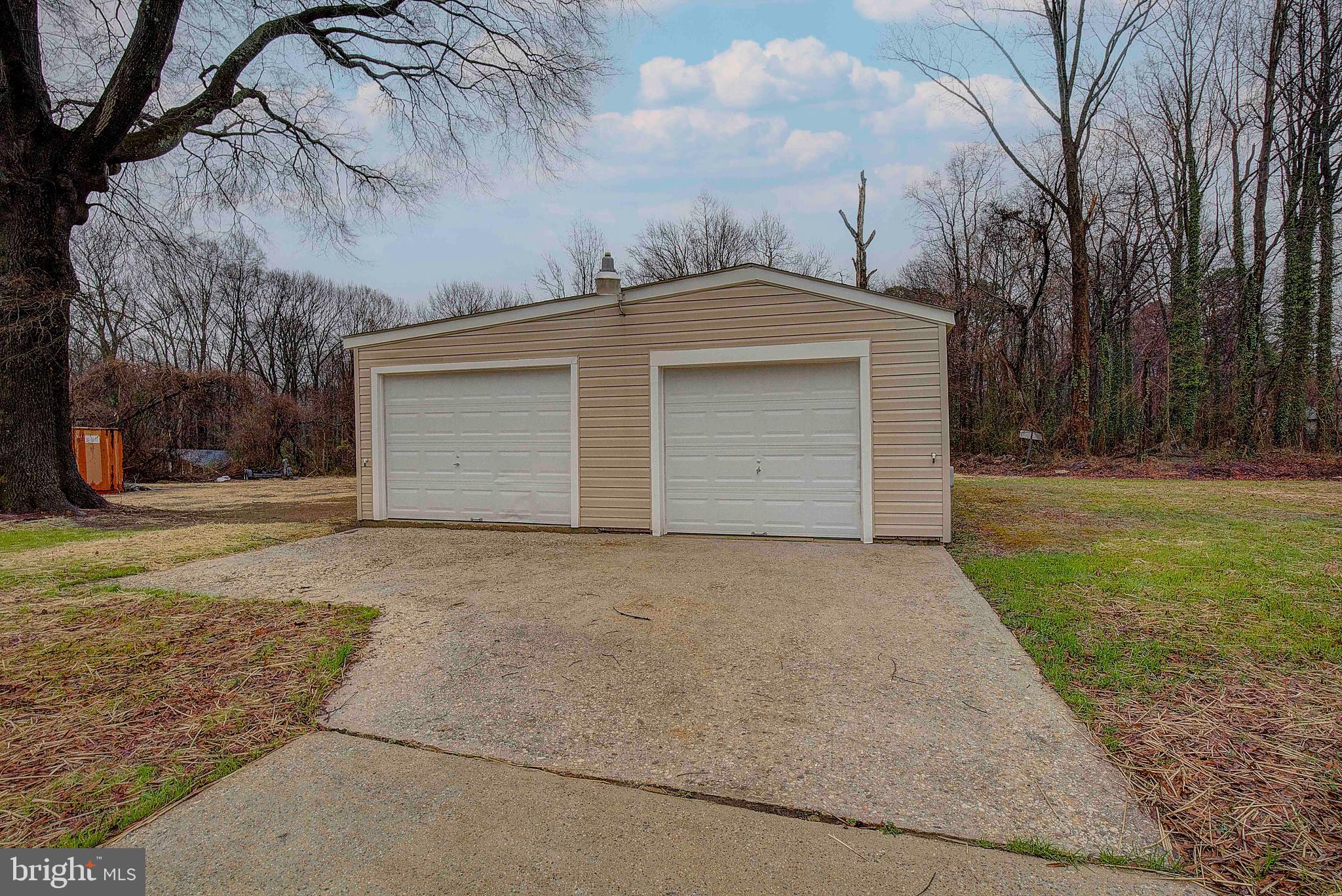 POWHATAN BEACH - Residential