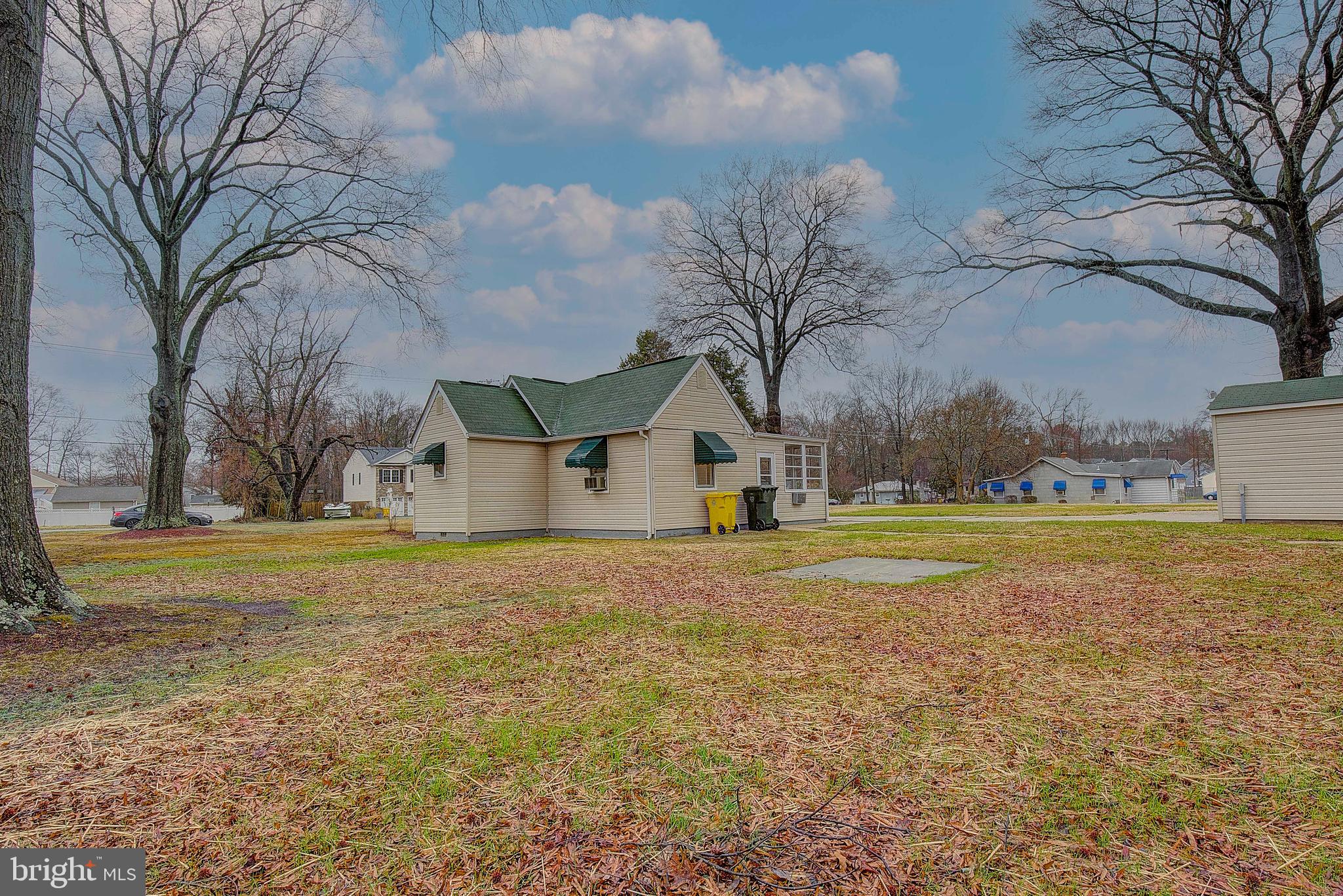 POWHATAN BEACH - Residential