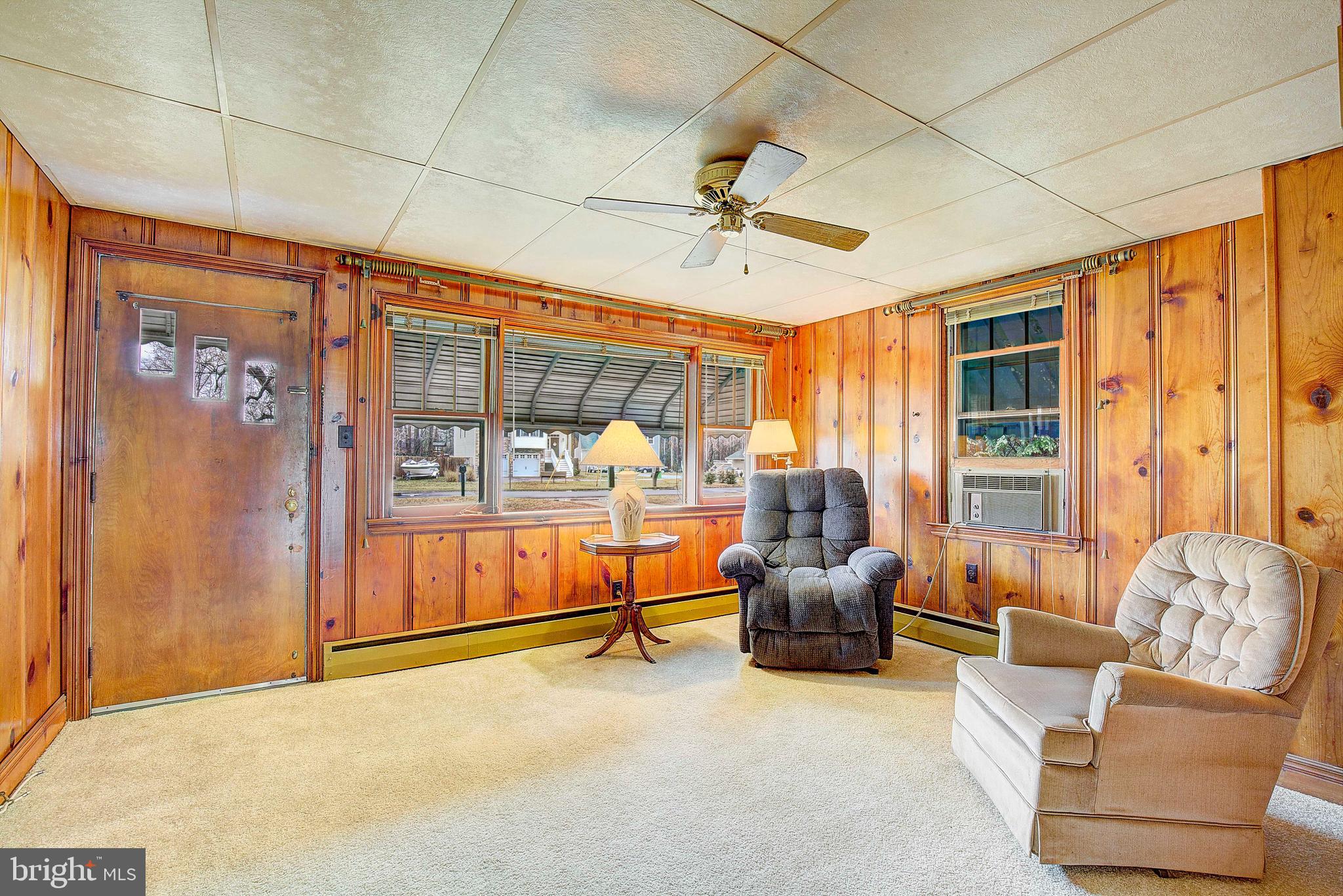 POWHATAN BEACH - Residential