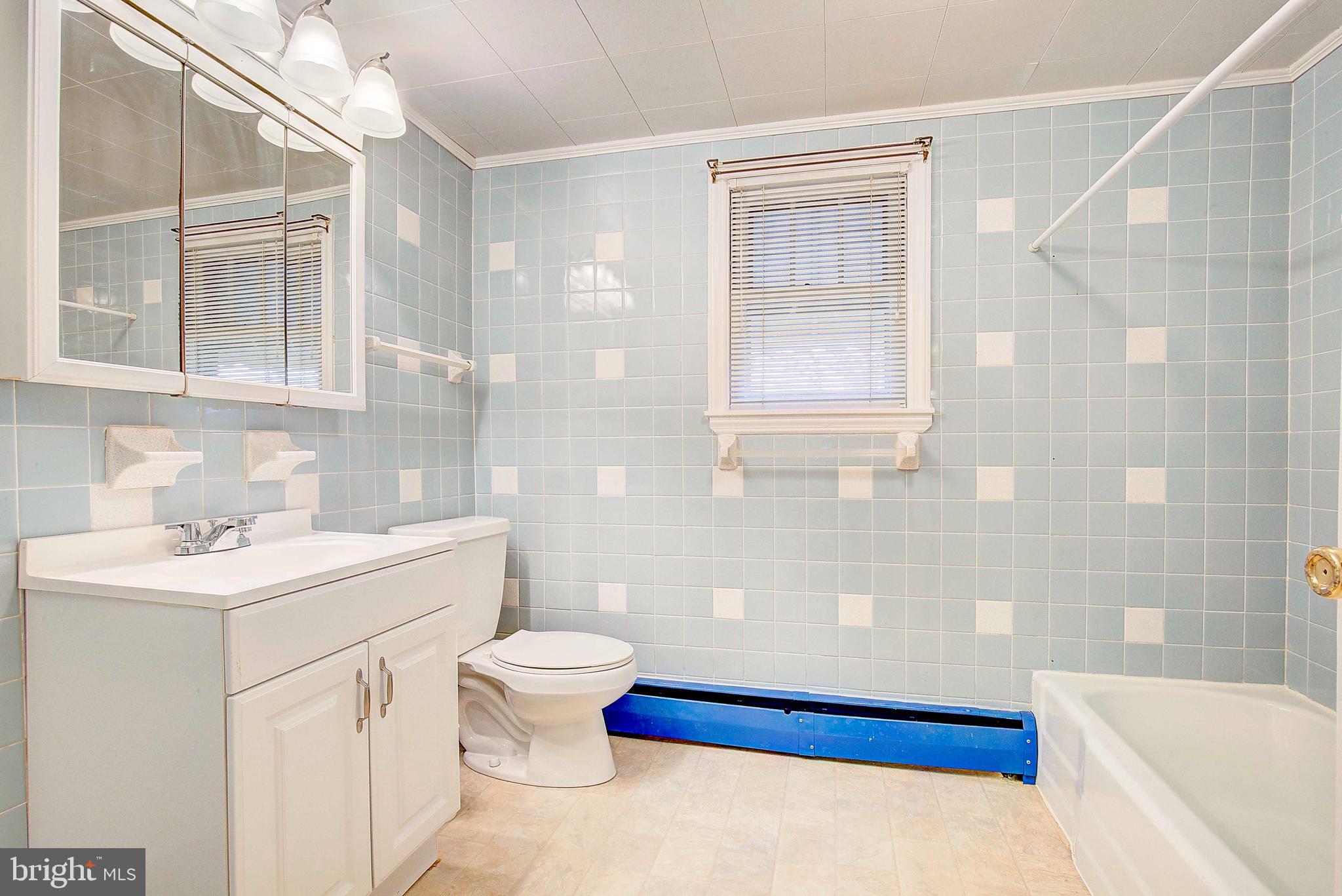 POWHATAN BEACH - Residential