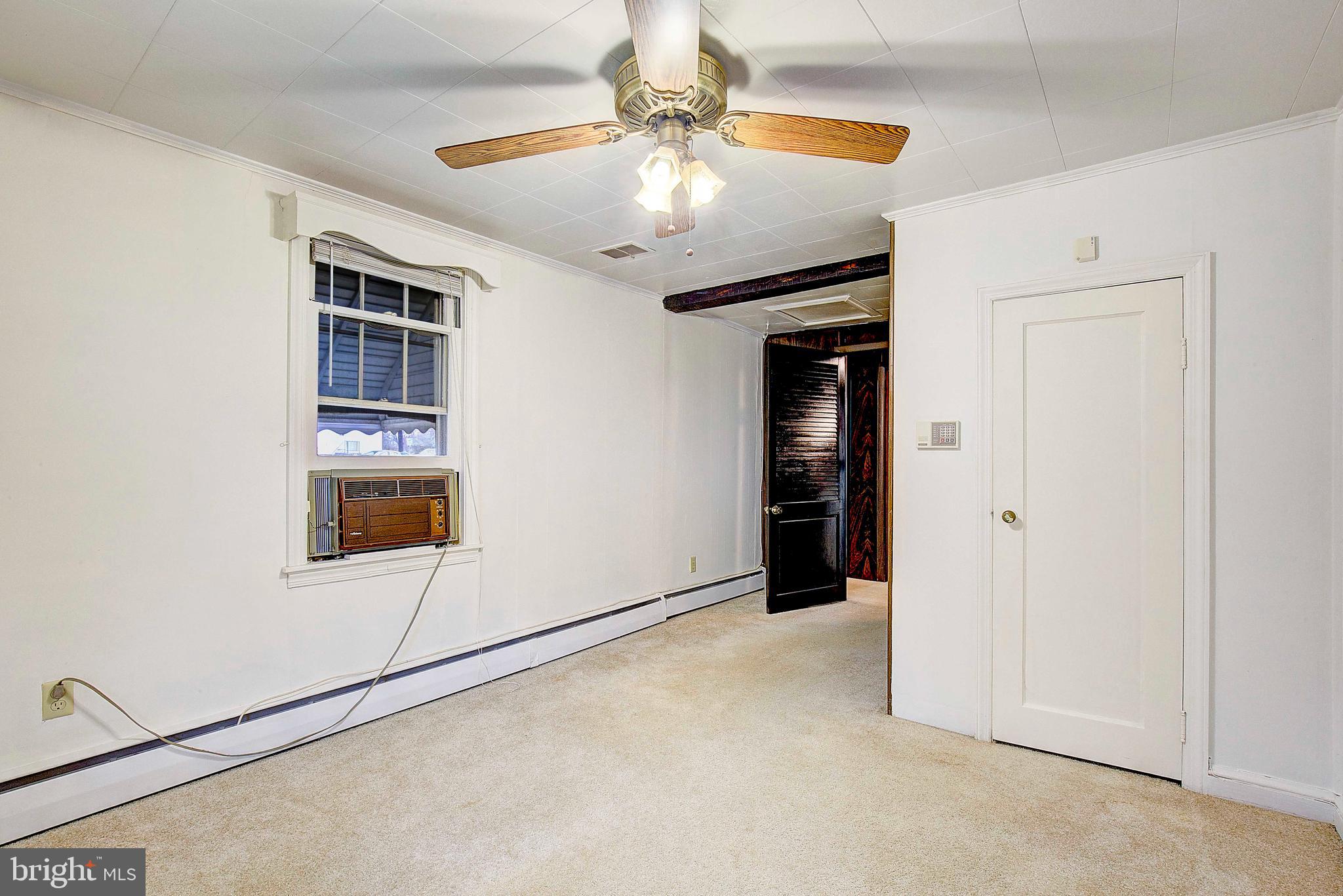 POWHATAN BEACH - Residential