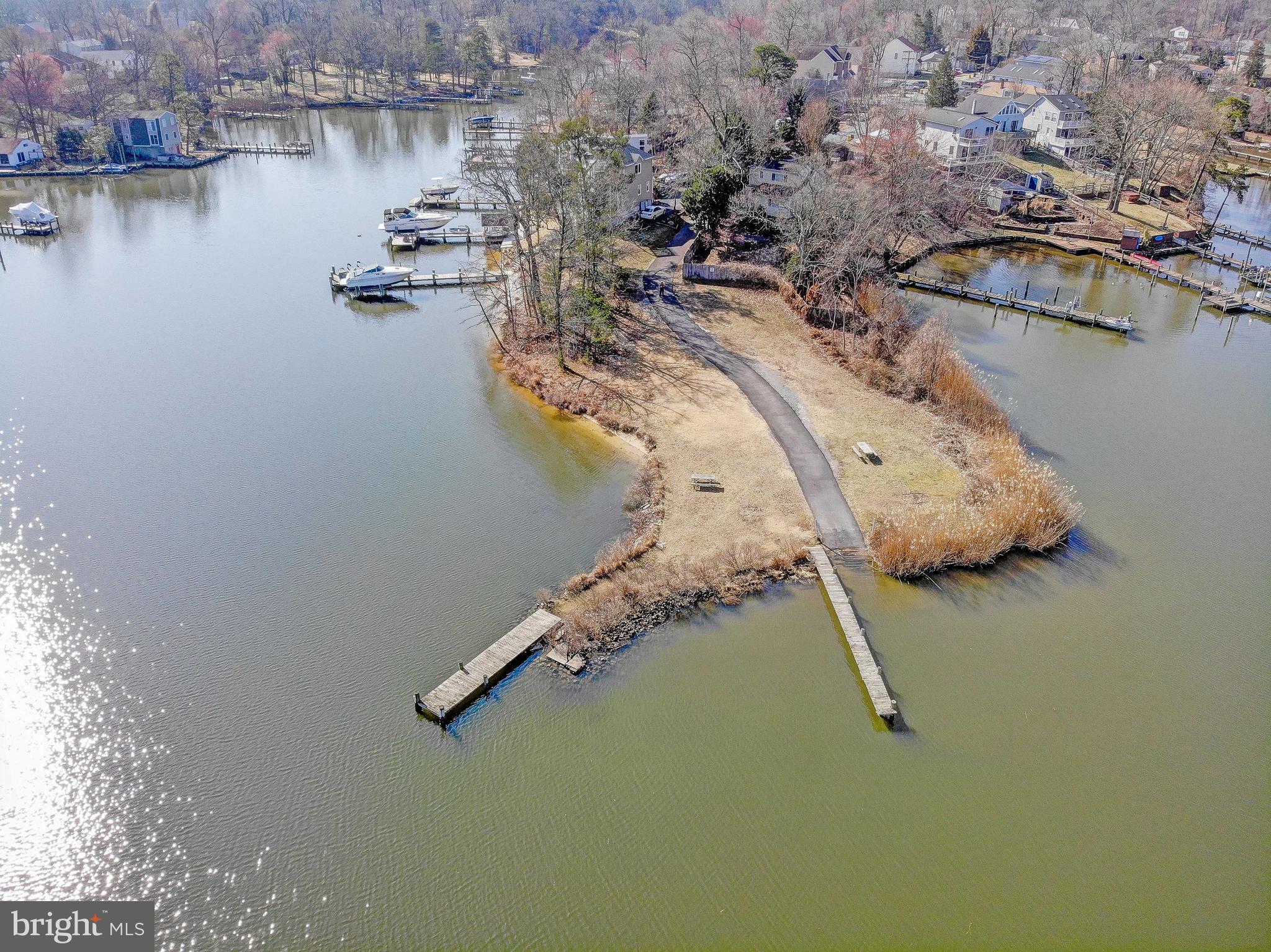 POWHATAN BEACH - Residential