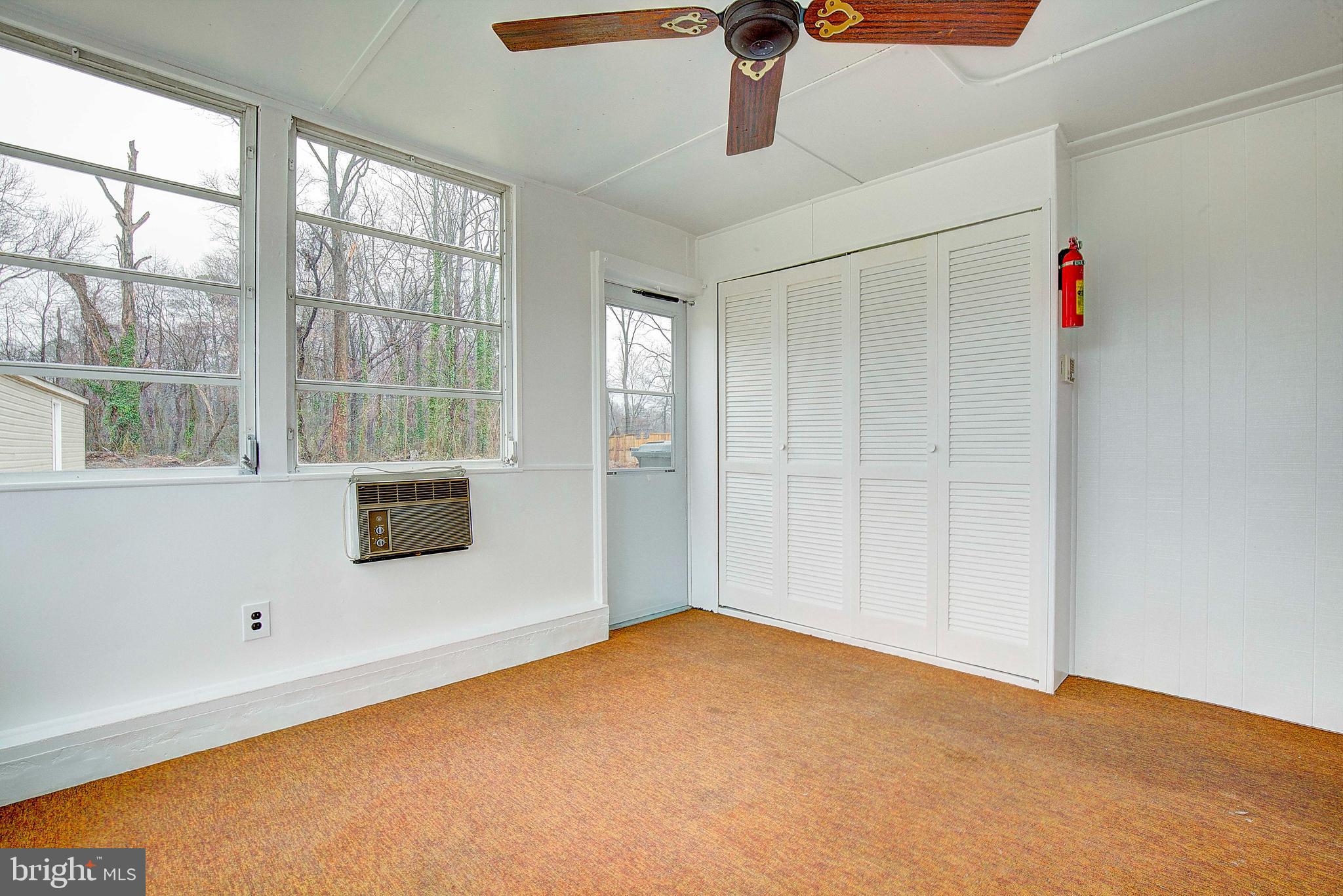 POWHATAN BEACH - Residential