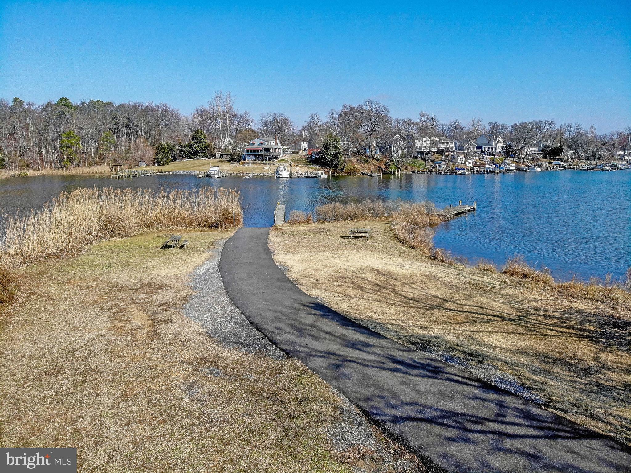 POWHATAN BEACH - Residential