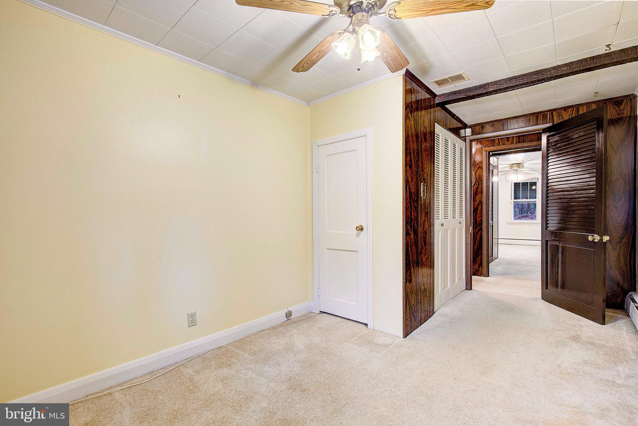 POWHATAN BEACH - Residential