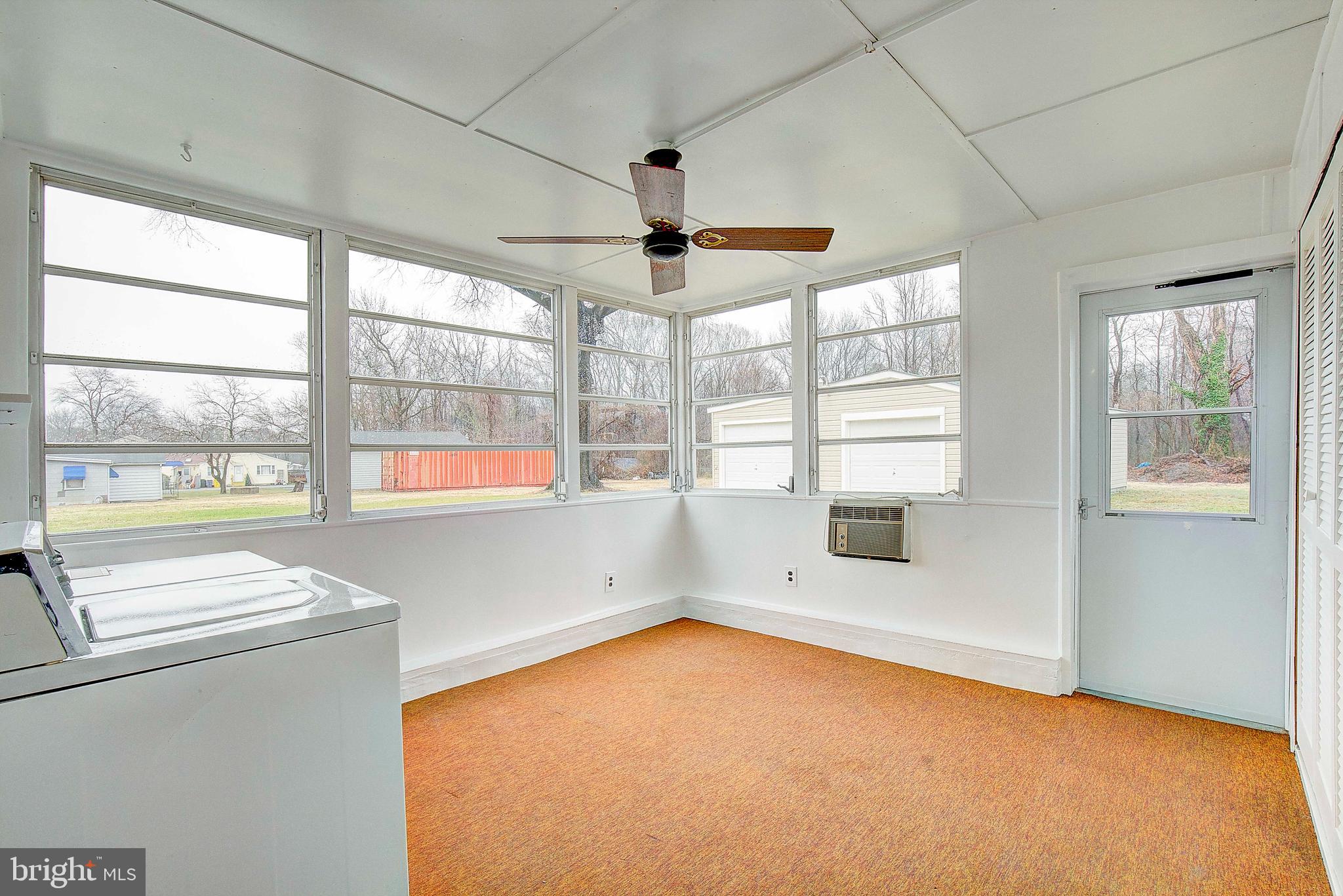 POWHATAN BEACH - Residential