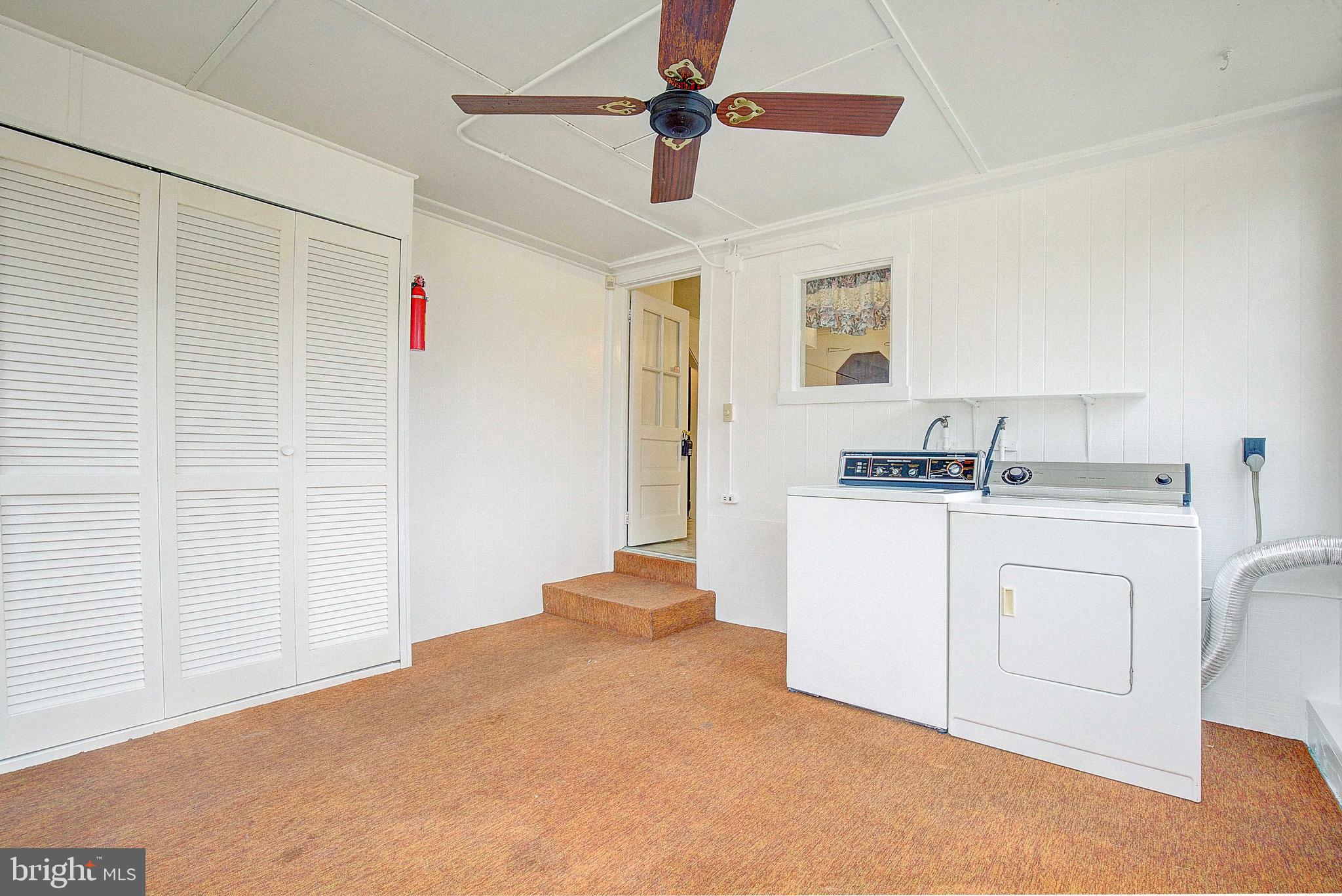 POWHATAN BEACH - Residential