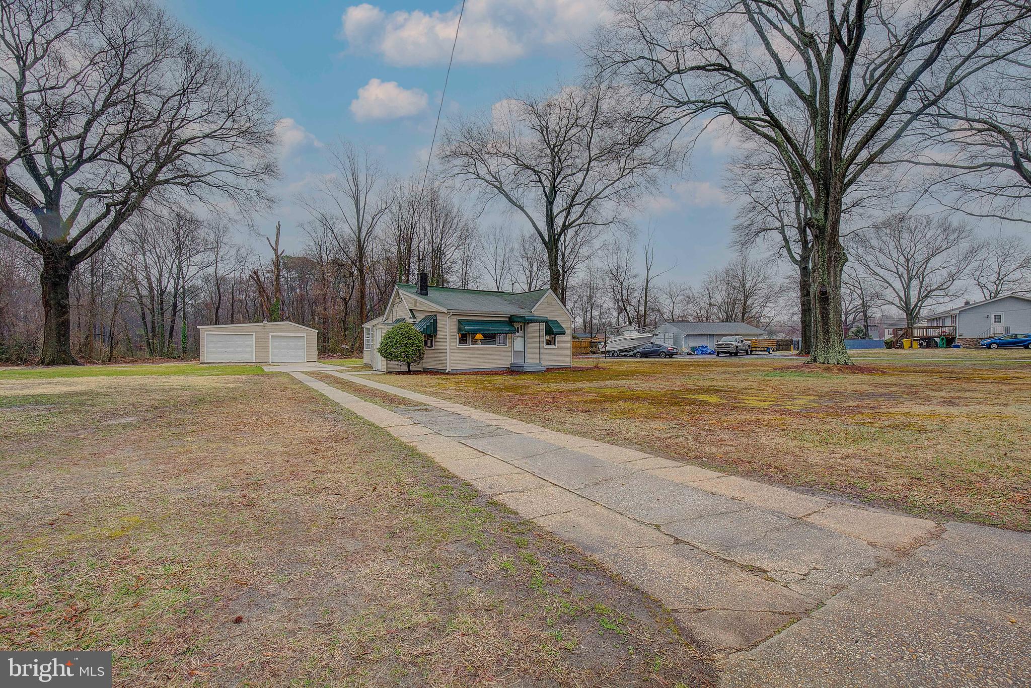 POWHATAN BEACH - Residential