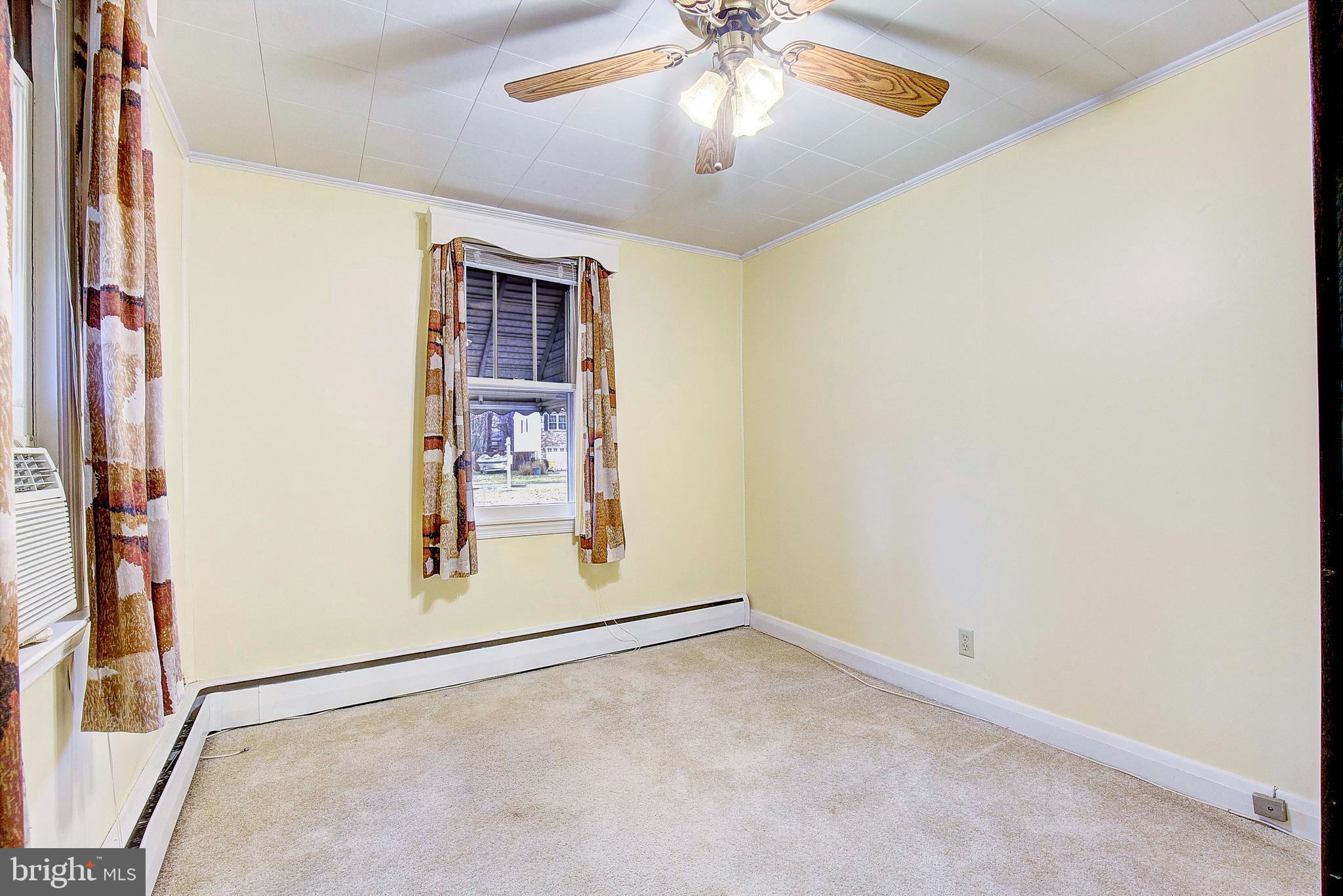 POWHATAN BEACH - Residential