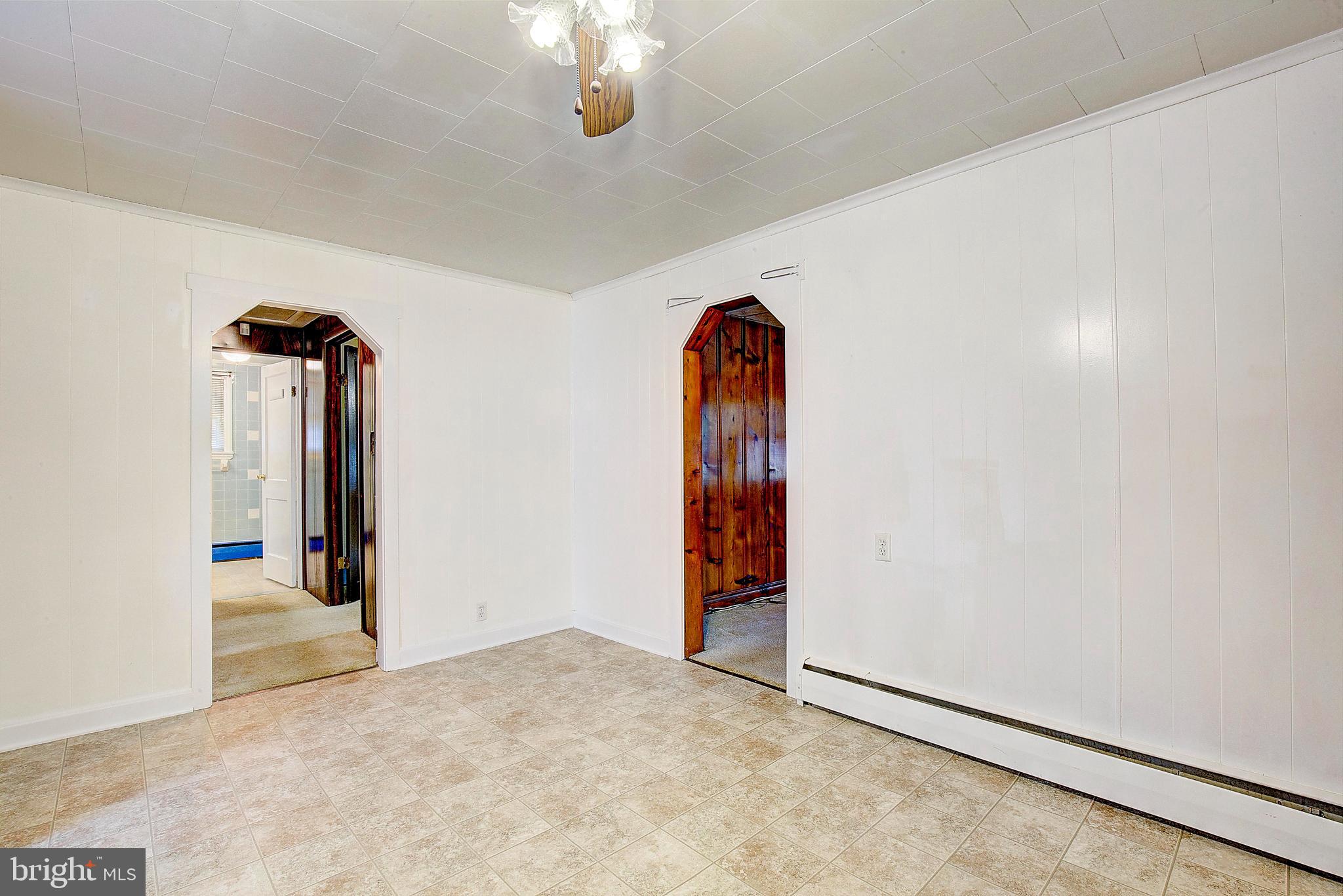 POWHATAN BEACH - Residential