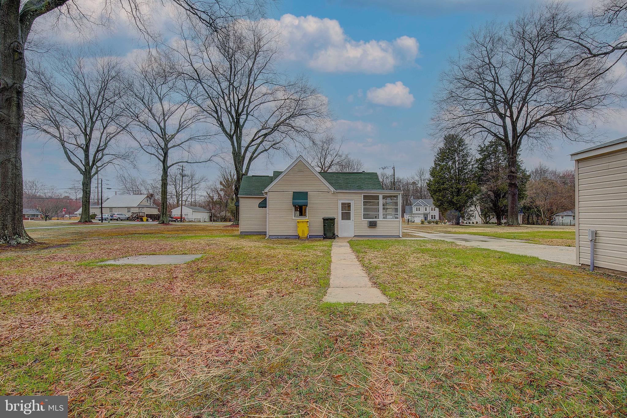 POWHATAN BEACH - Residential