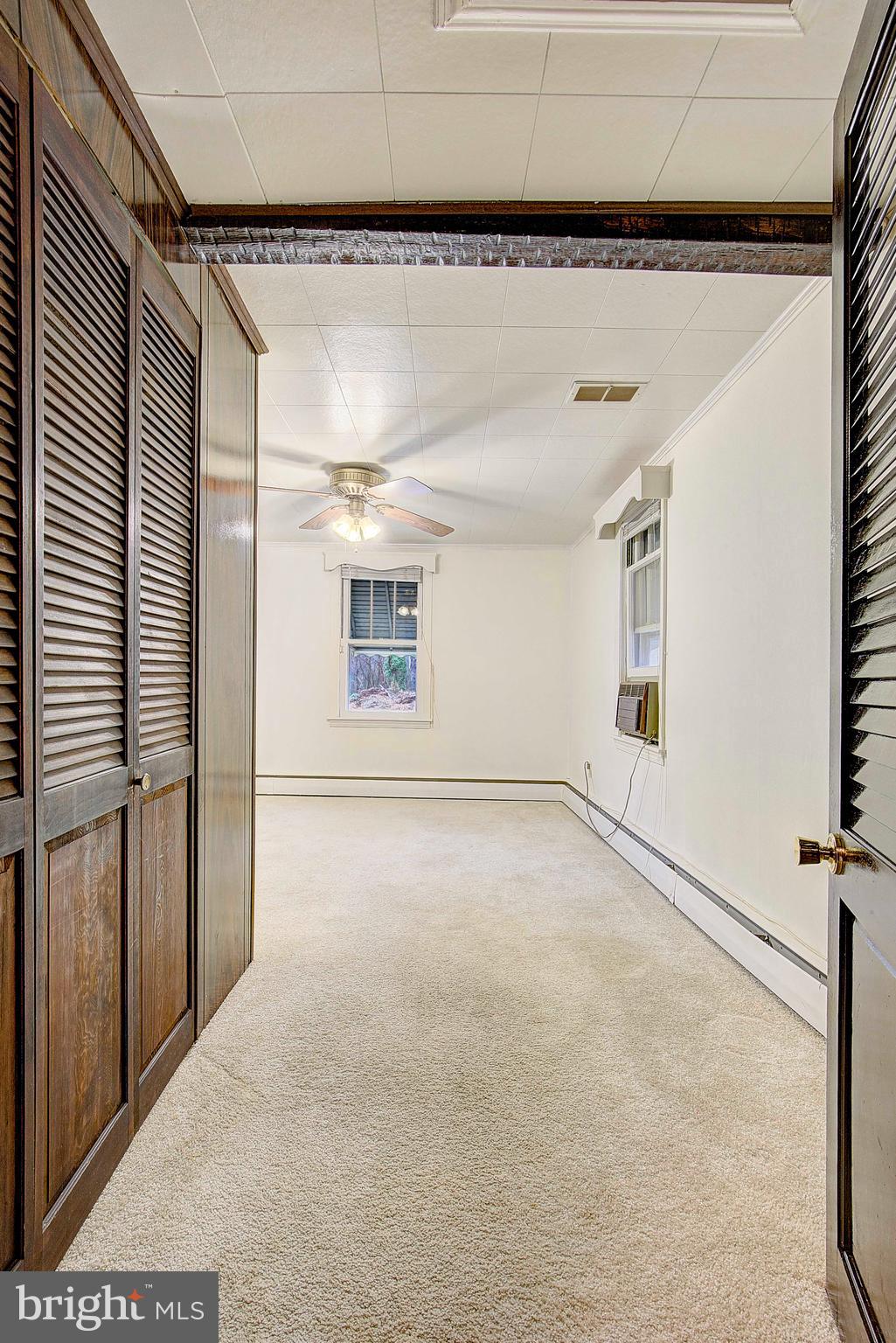 POWHATAN BEACH - Residential