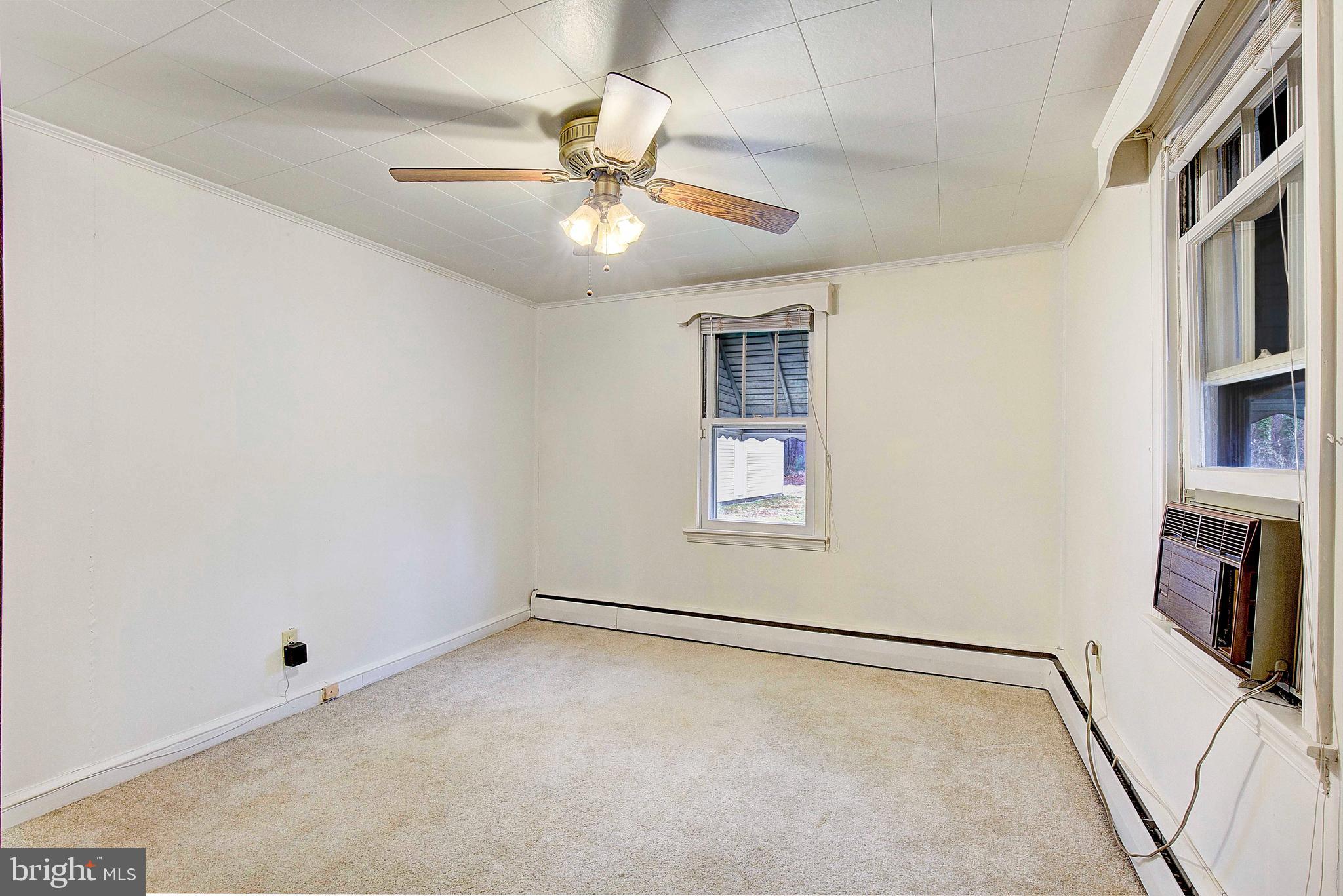 POWHATAN BEACH - Residential