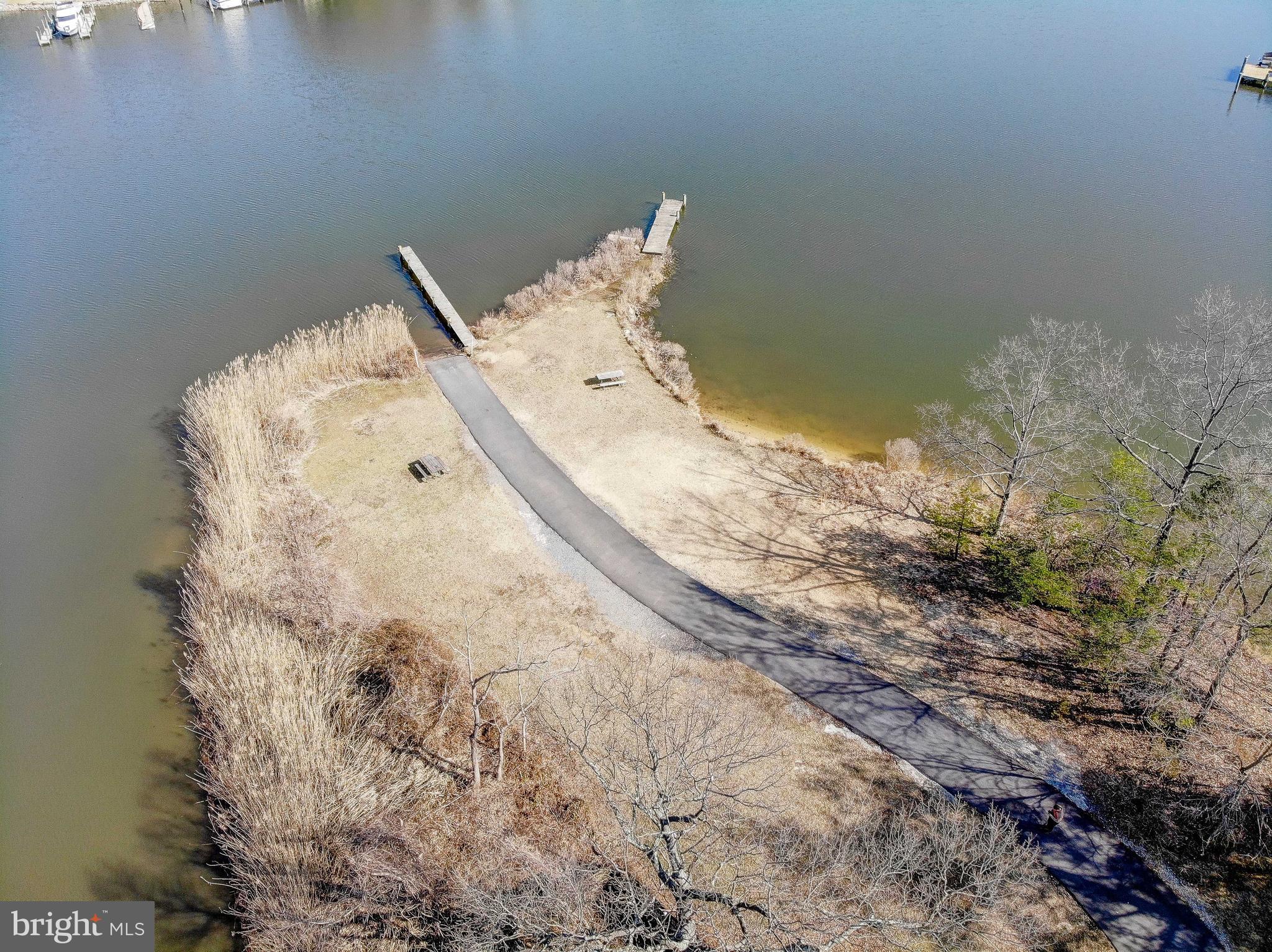 POWHATAN BEACH - Residential