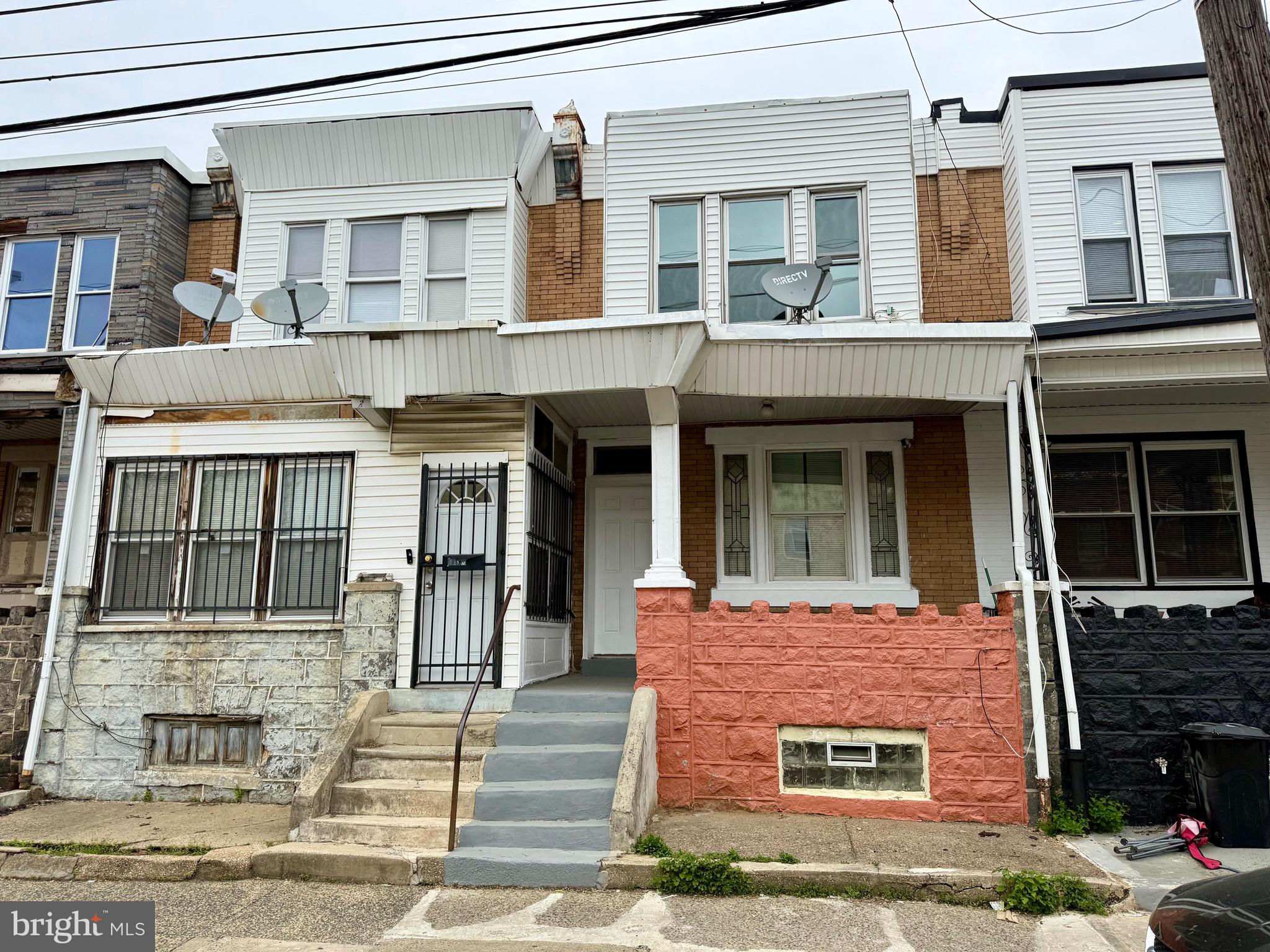Recently renovated large 4 bedroom home. Perfect for primary residence or investment. Schedule your showing today. You will not be disappointed.