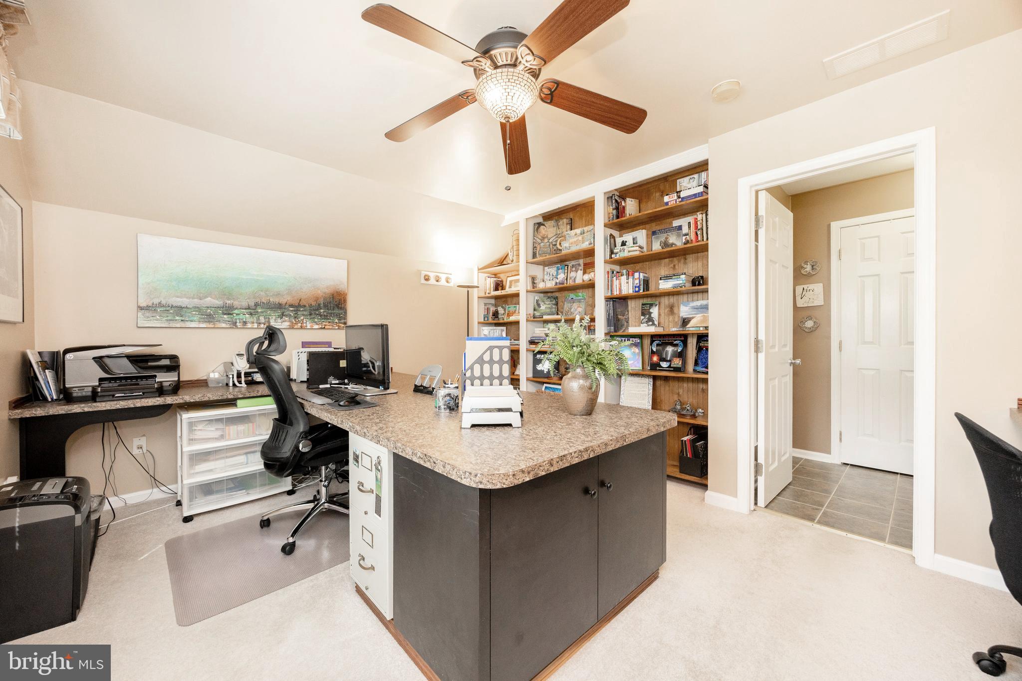 WELLINGTON HUNT - Residential