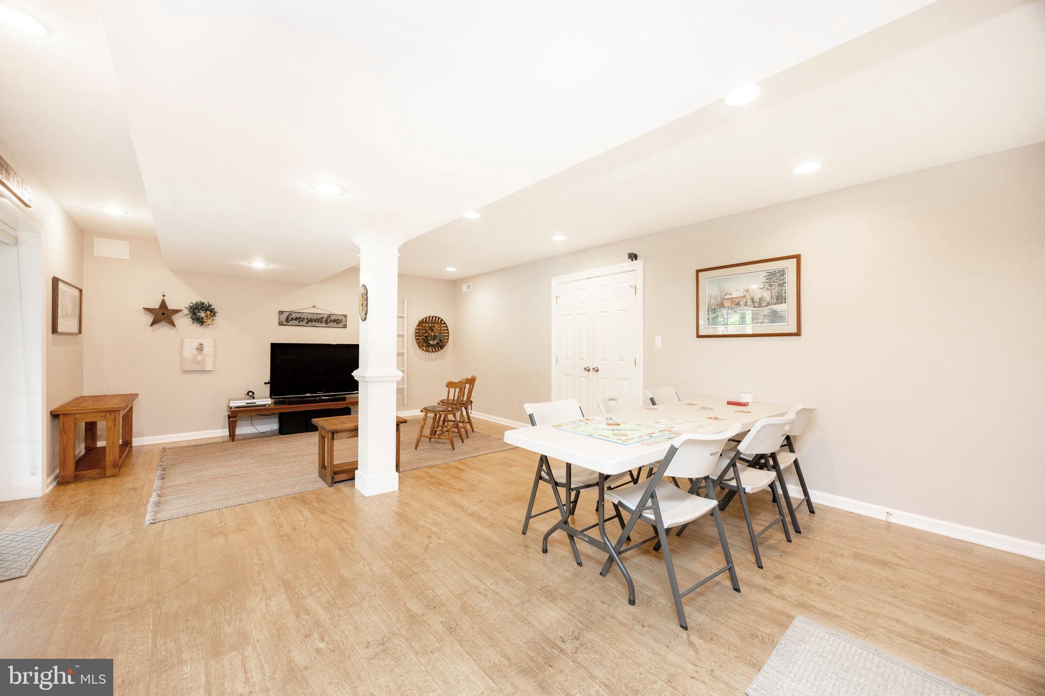 WELLINGTON HUNT - Residential