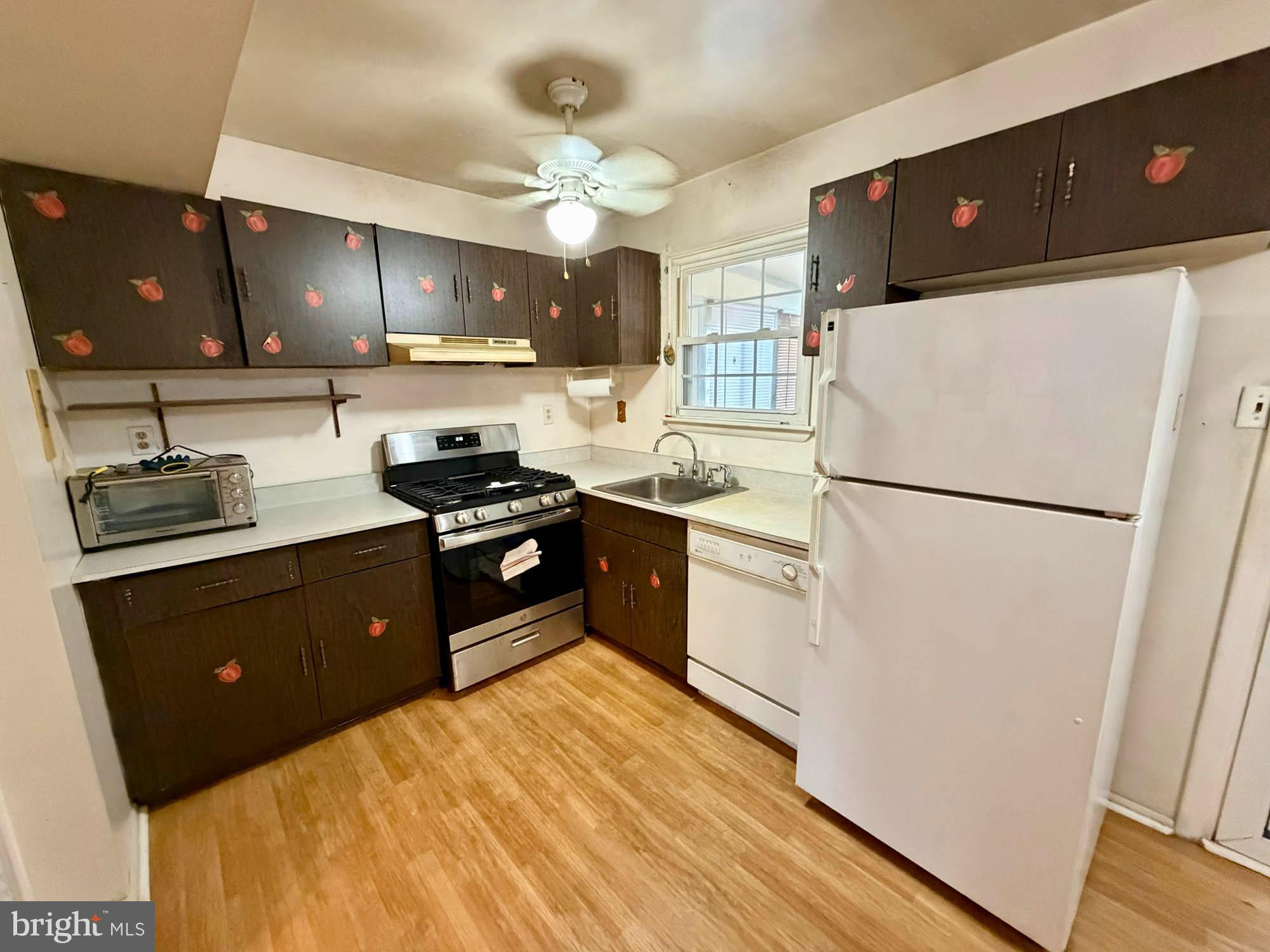 KINGS COURT - Residential